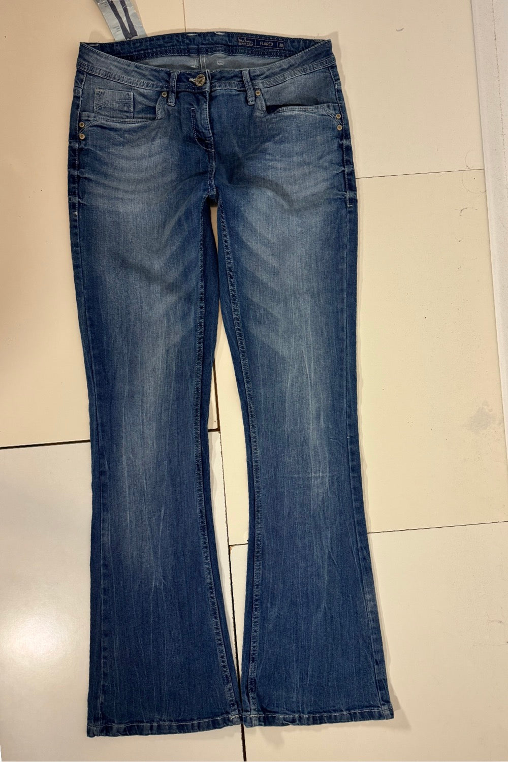 Utsvängda jeans stl: S/M