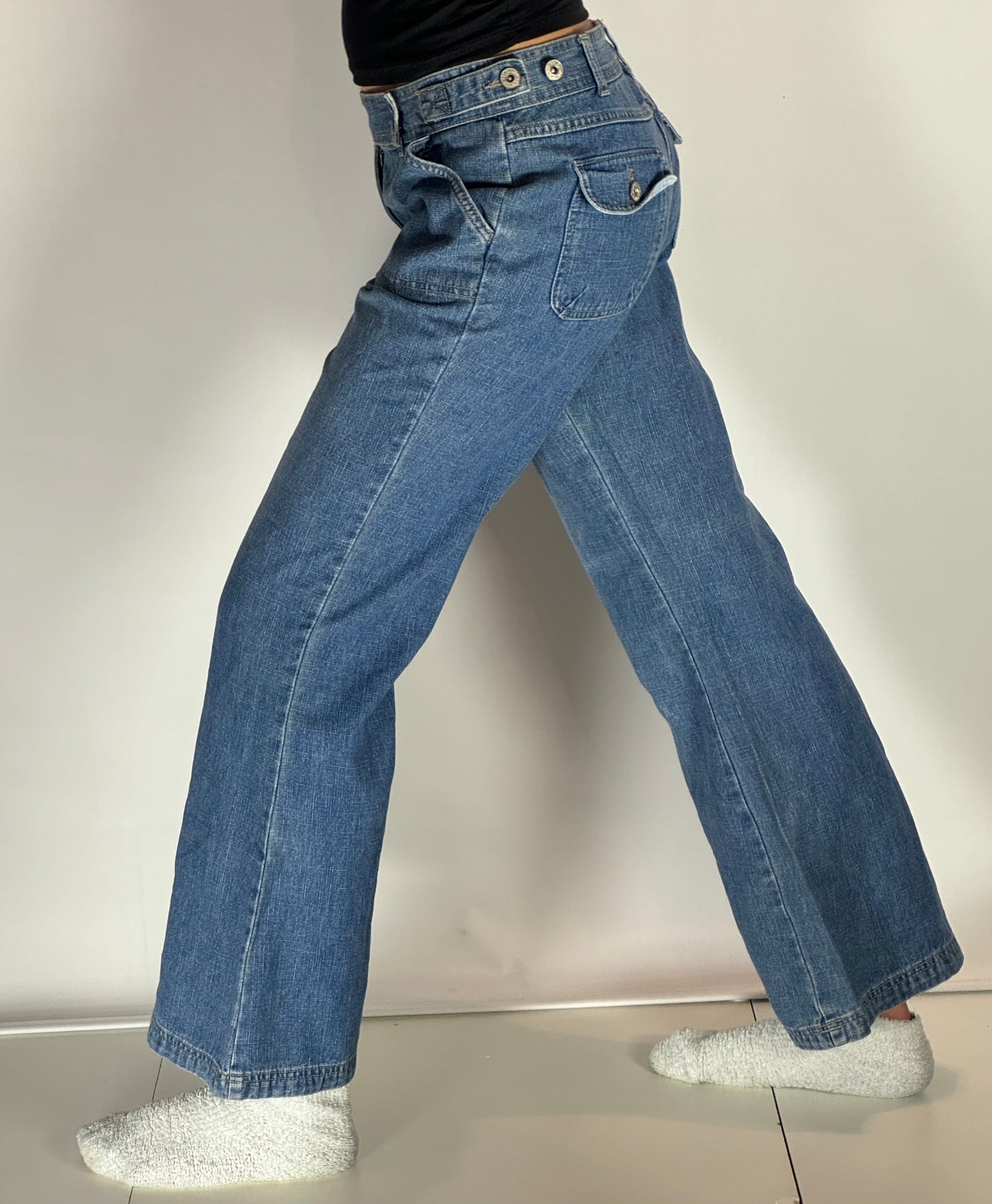 Utsvängda jeans stl: S