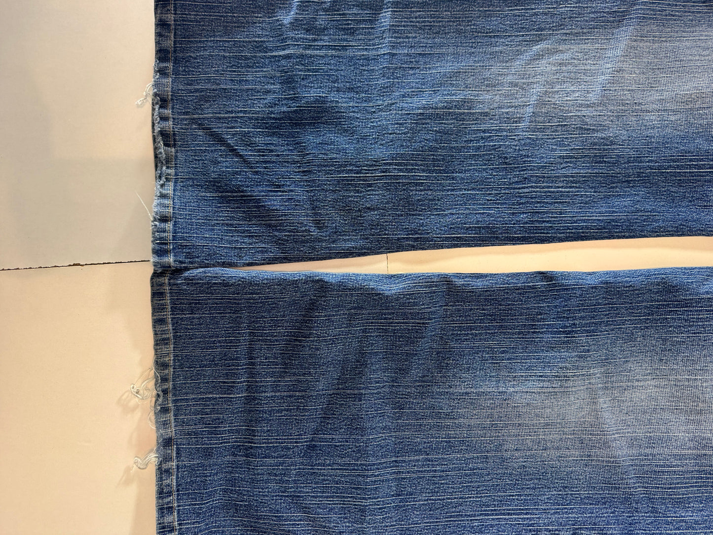 Utsvängda jeans stl: L