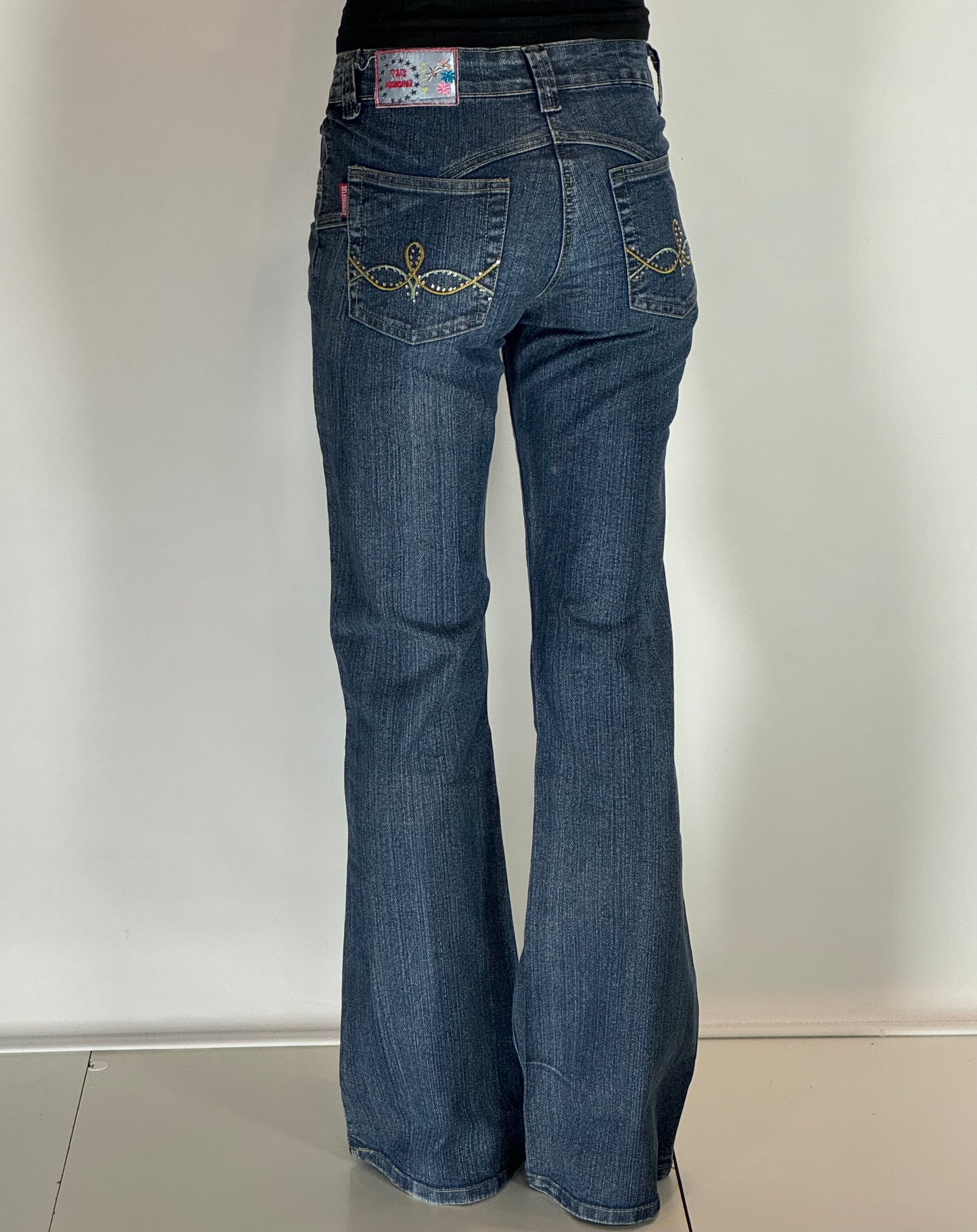 Utsvängda jeans stl: XS