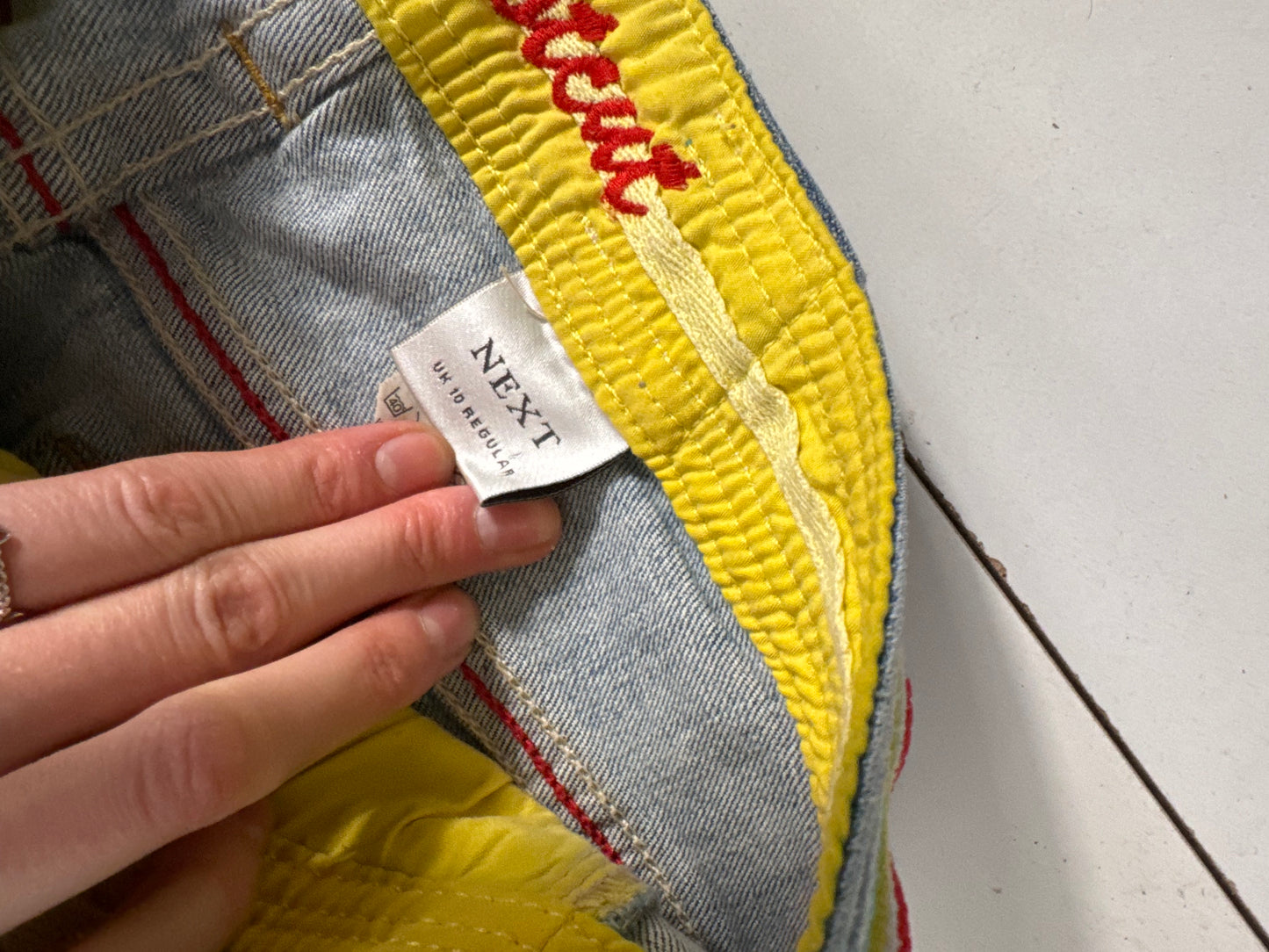 Utsvängda jeans stl: S