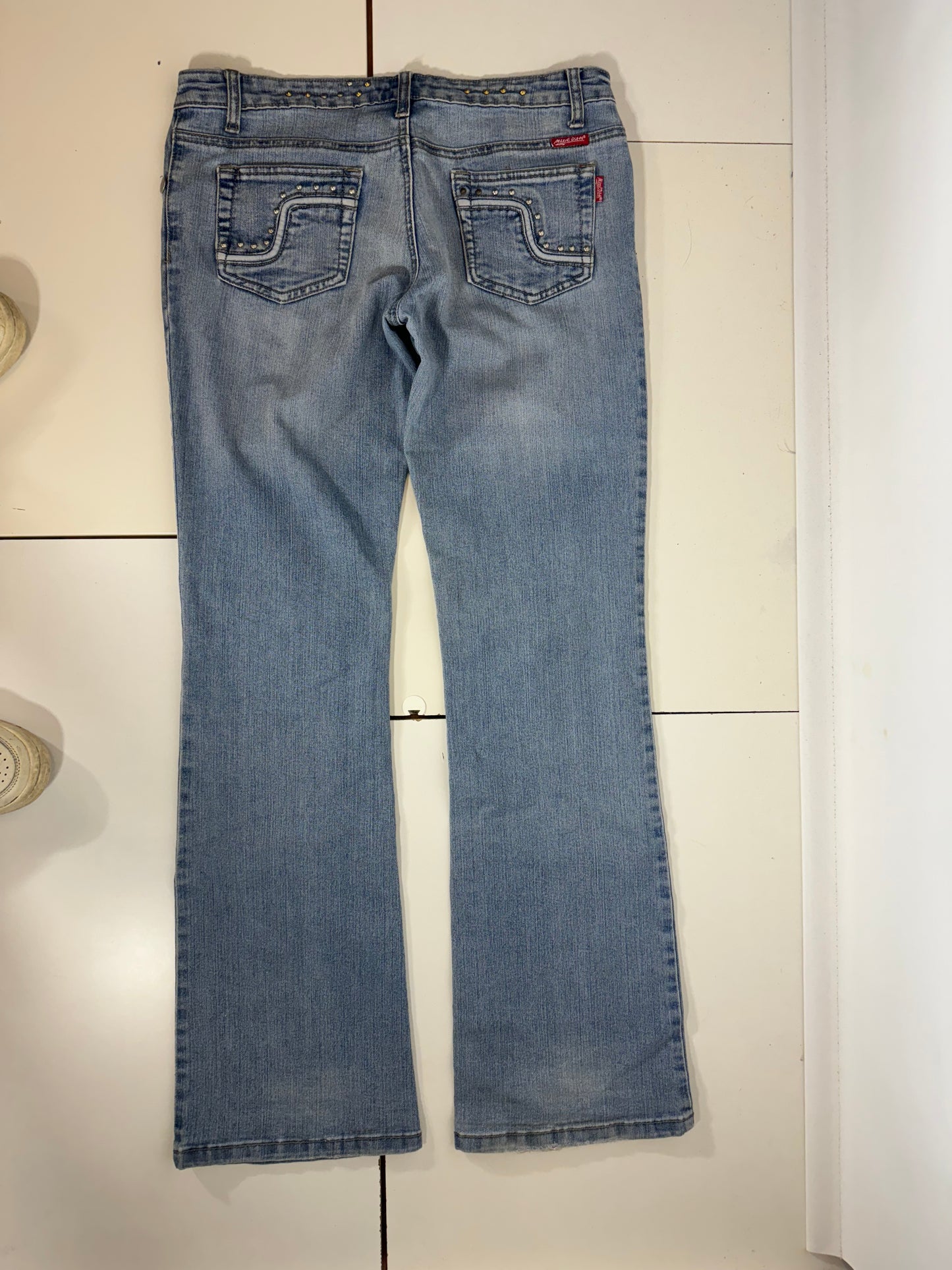 Utsvängda jeans stl: M