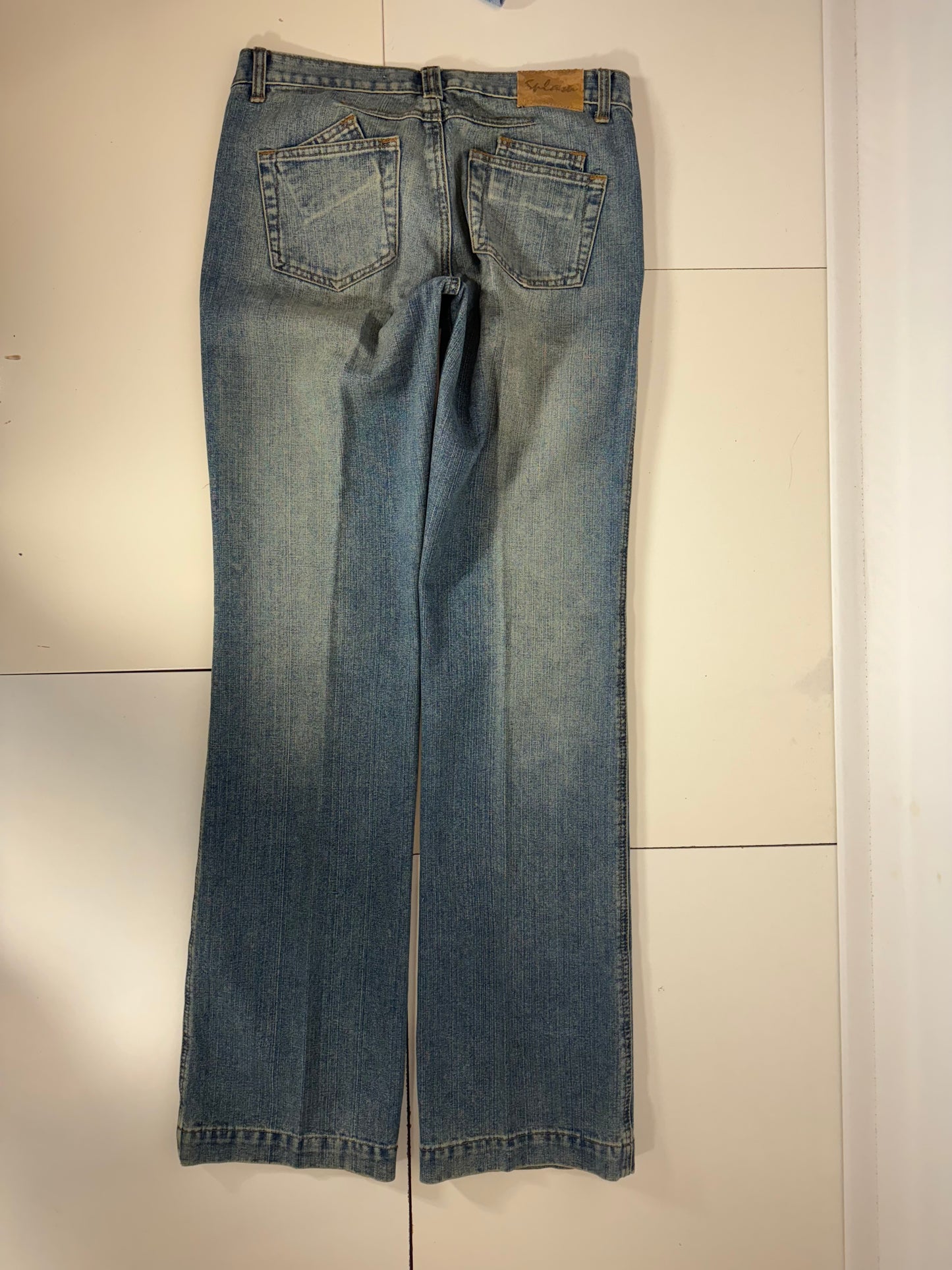 Utsvängda jeans stl: S