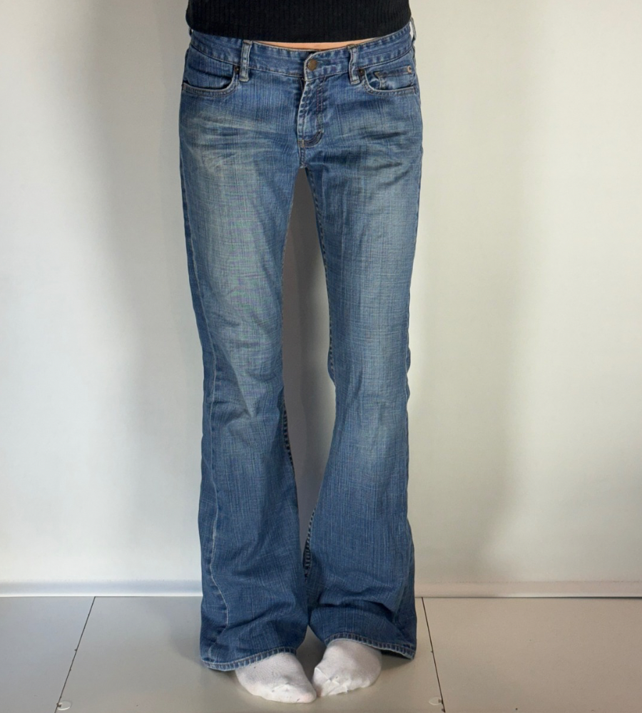 Lågmidjade jeans–stl: M