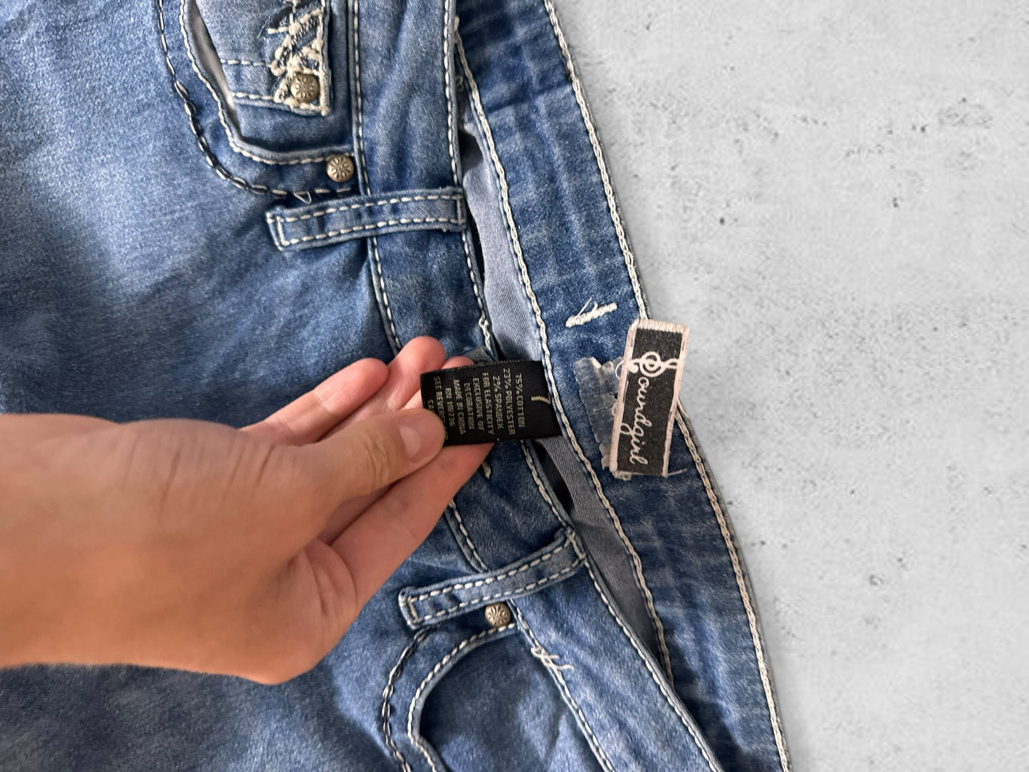 Low-rise jeans size: S