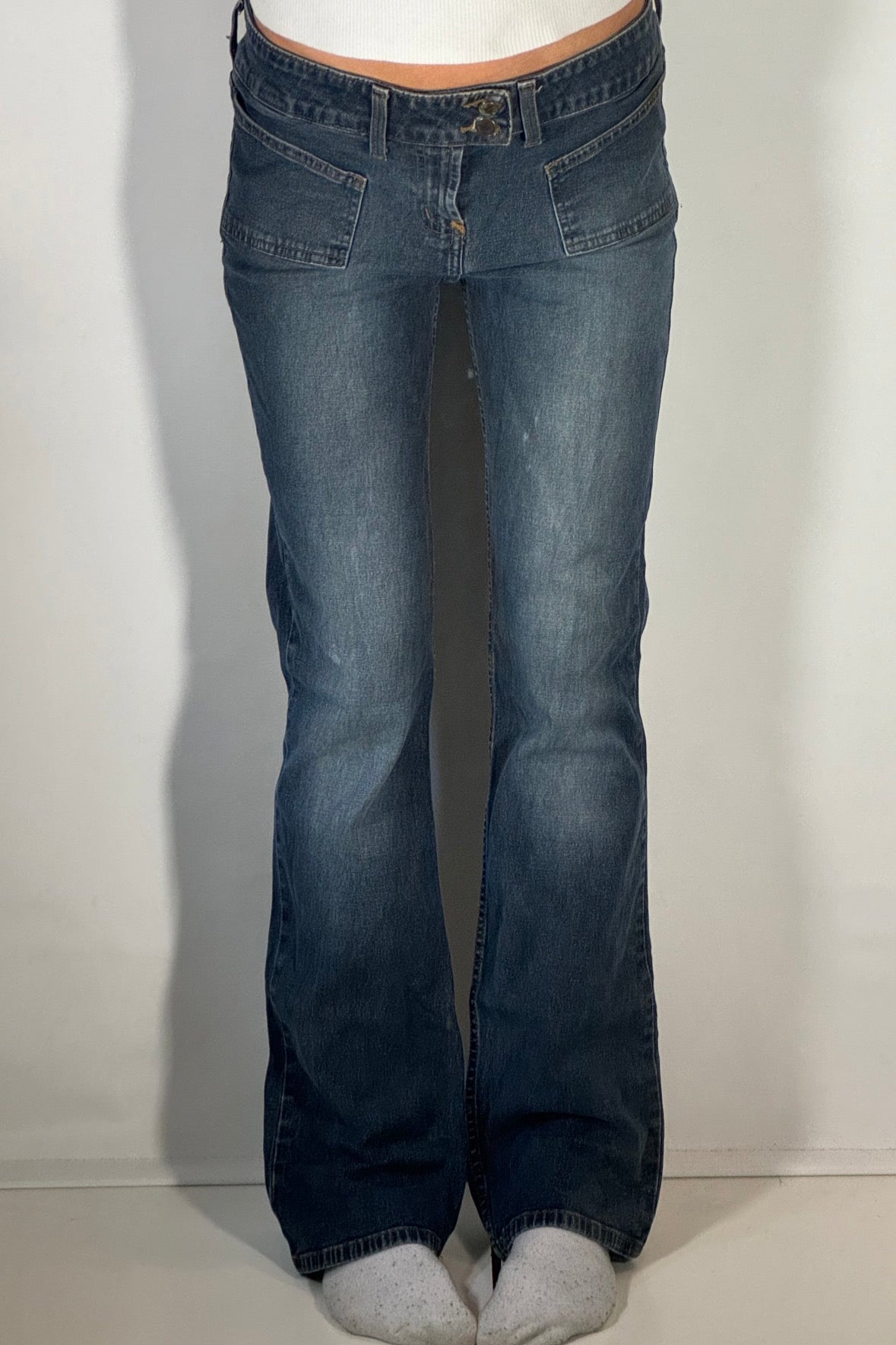 Utsvängda jeans stl: S