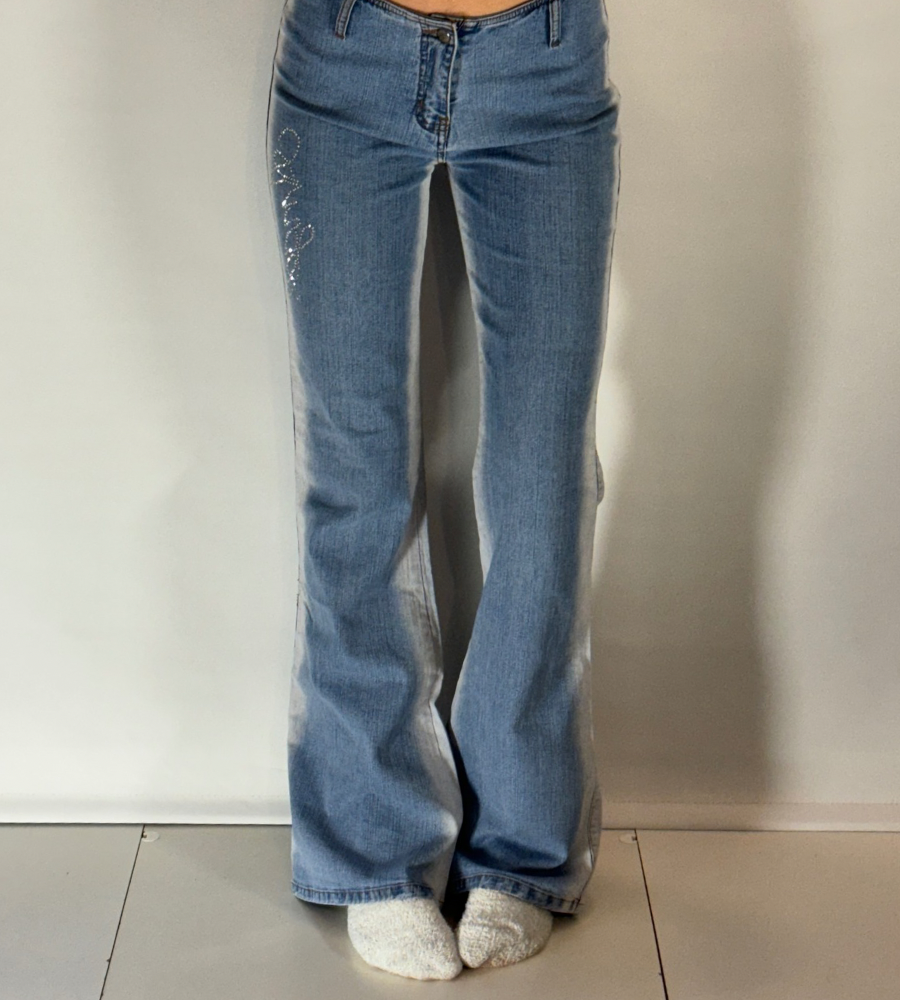 Utsvängda jeans–stl: S