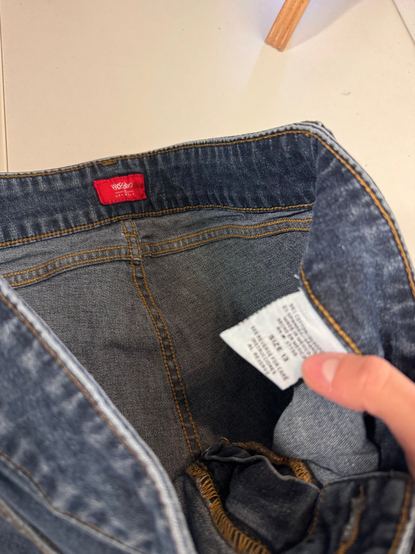 Utsvängda jeans stl: S