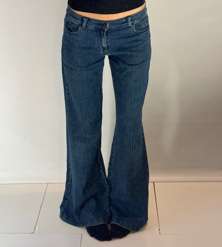Utsvängda jeans–stl: S