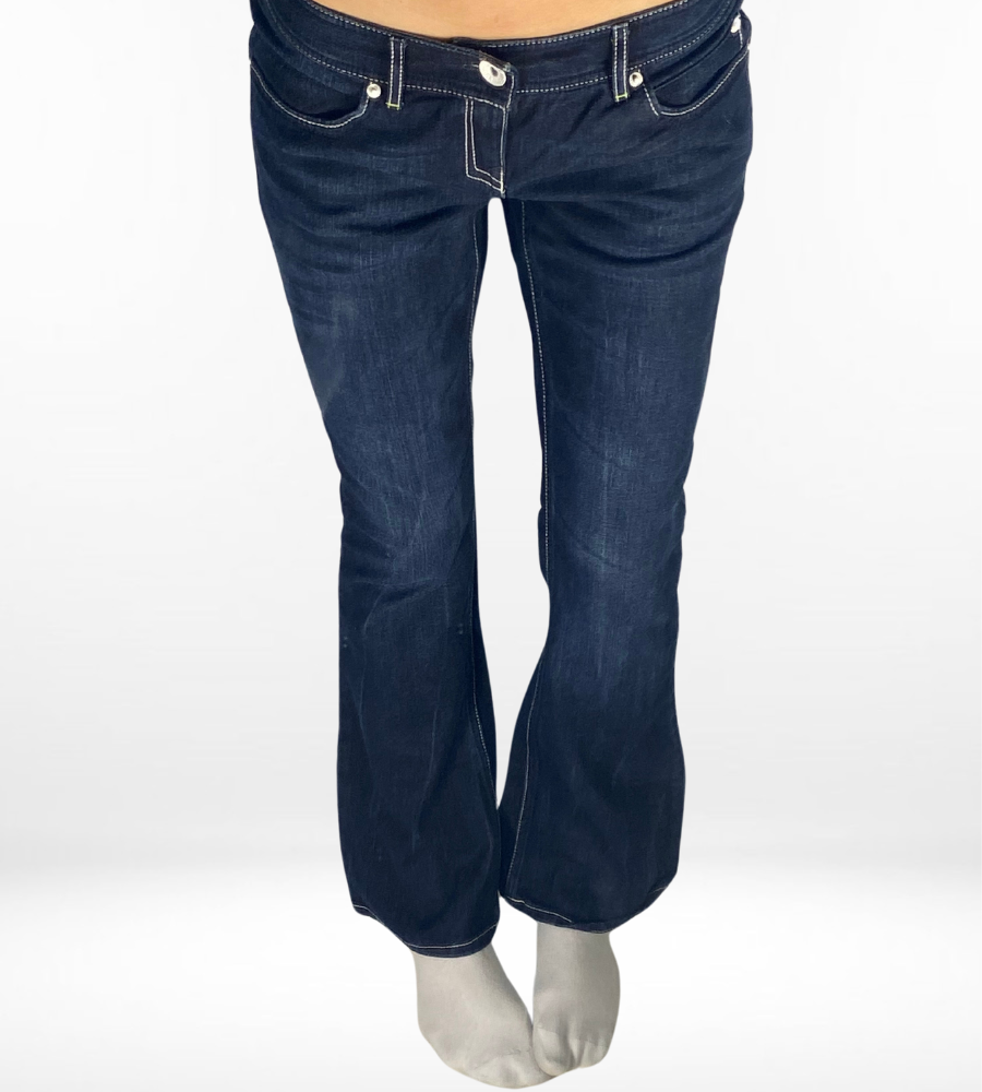 Utsvängda jeans–stl: S