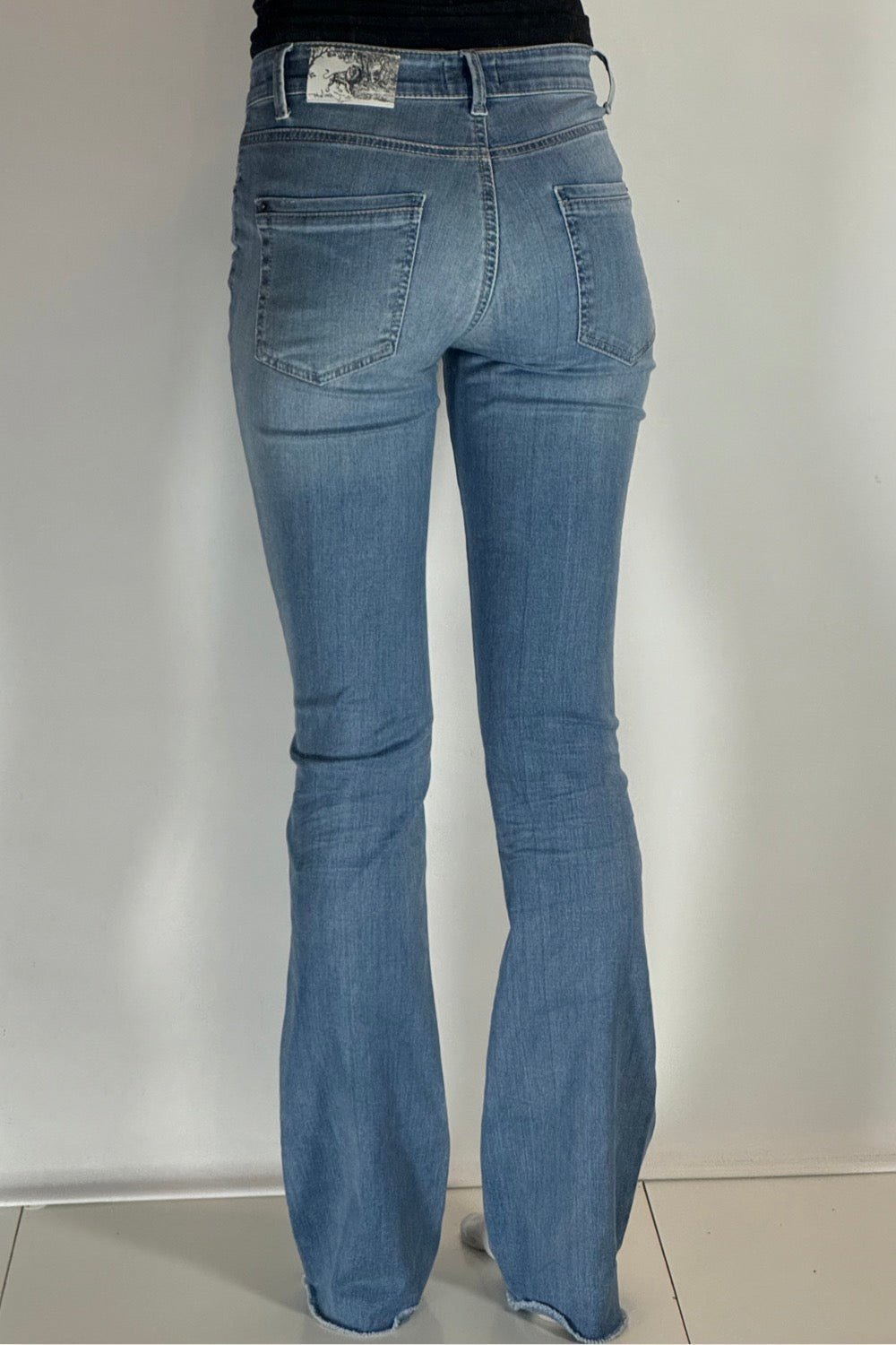 Utsvängda jeans stl: XXS