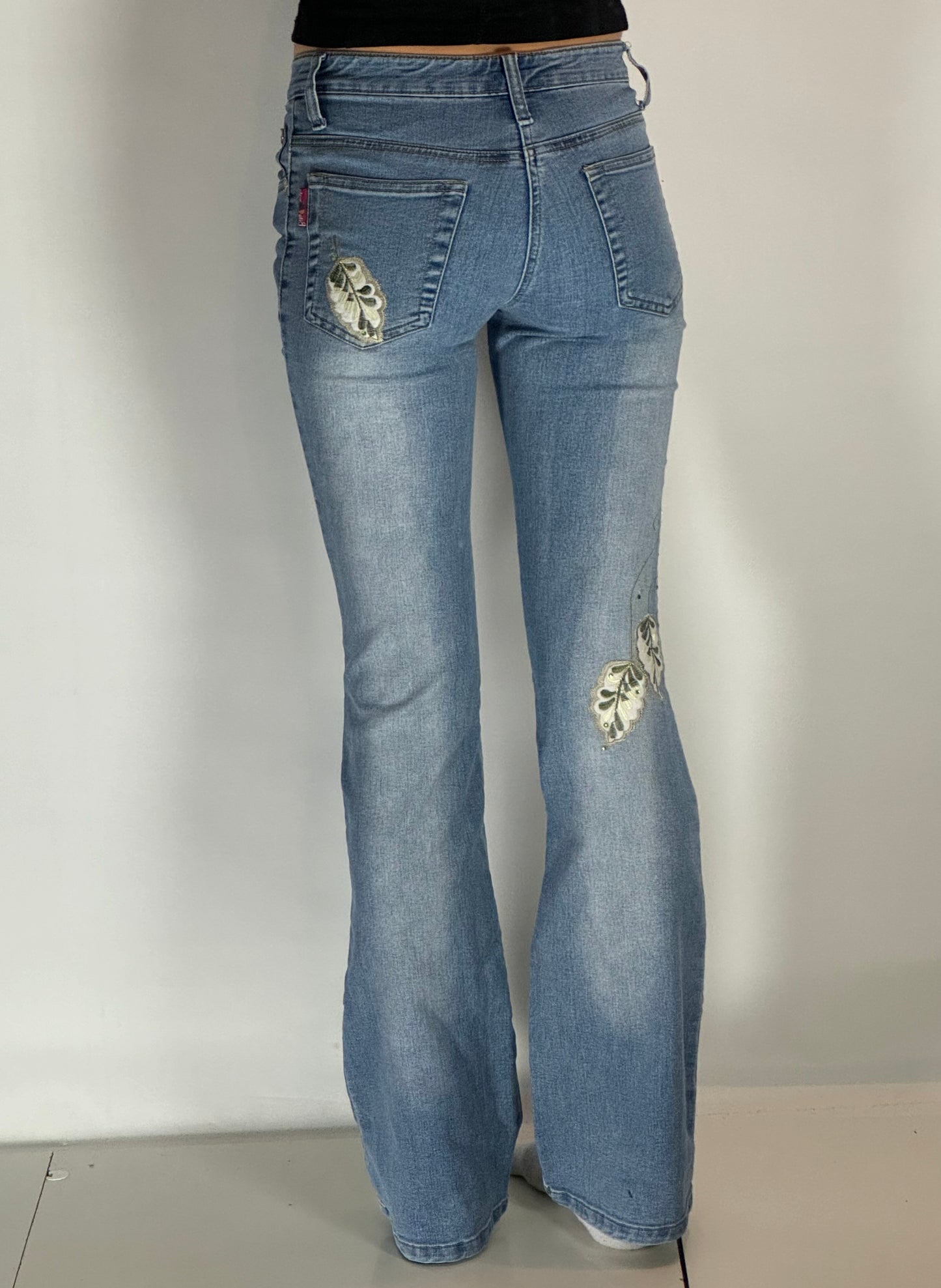Utsvängda jeans stl: XS