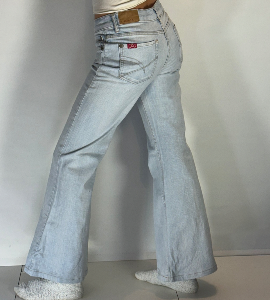 Utsvängda jeans–stl: S