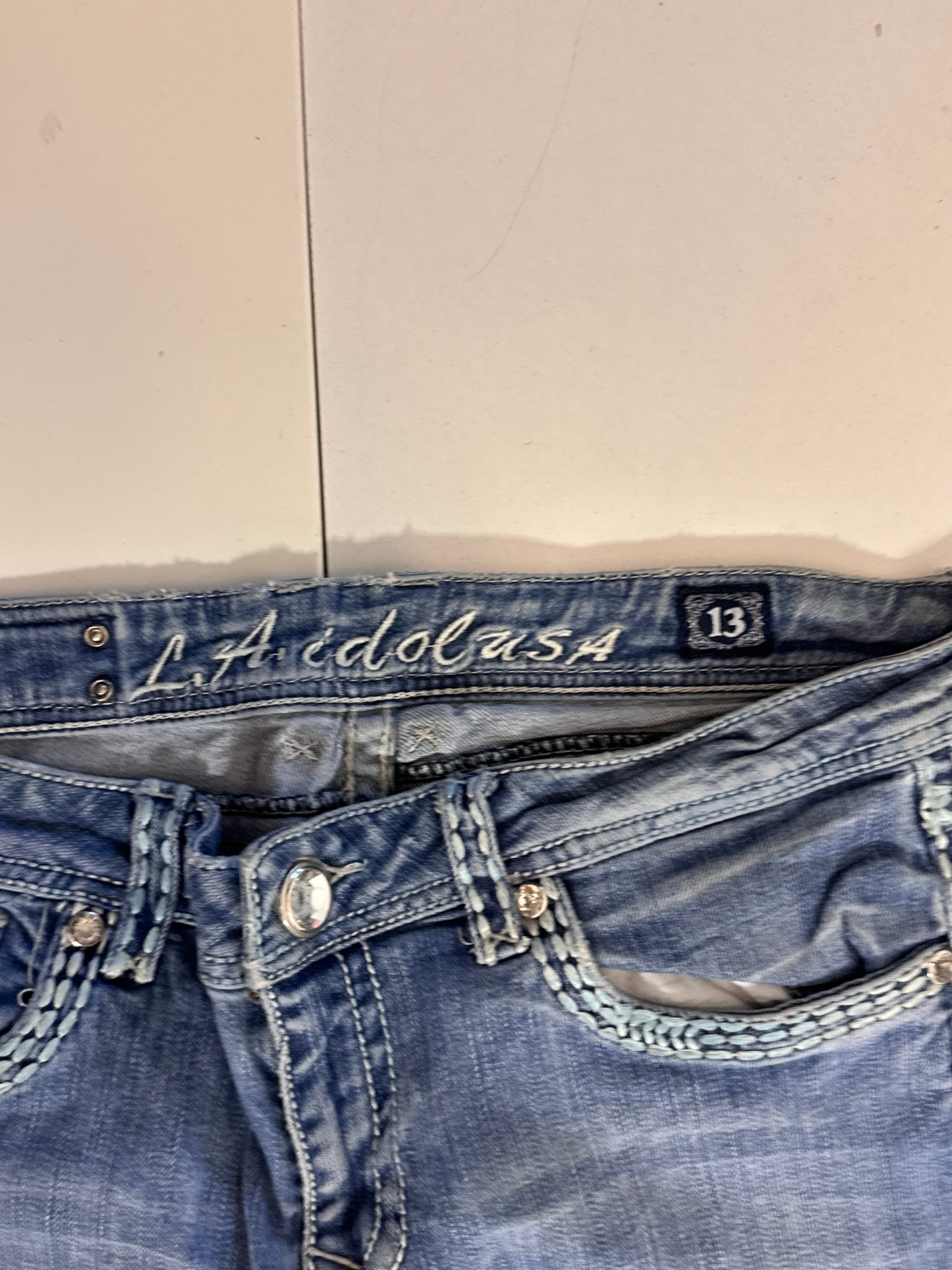 Utsvängda jeans stl: M