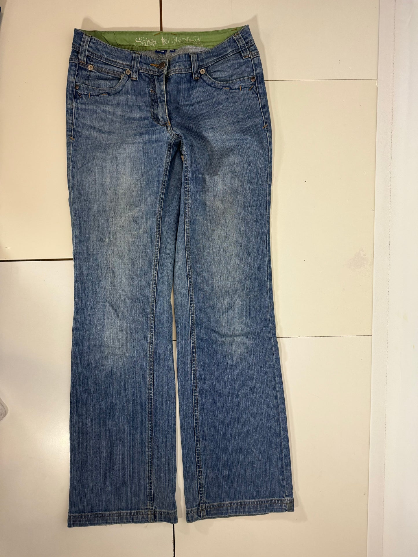 Utsvängda jeans stl: S