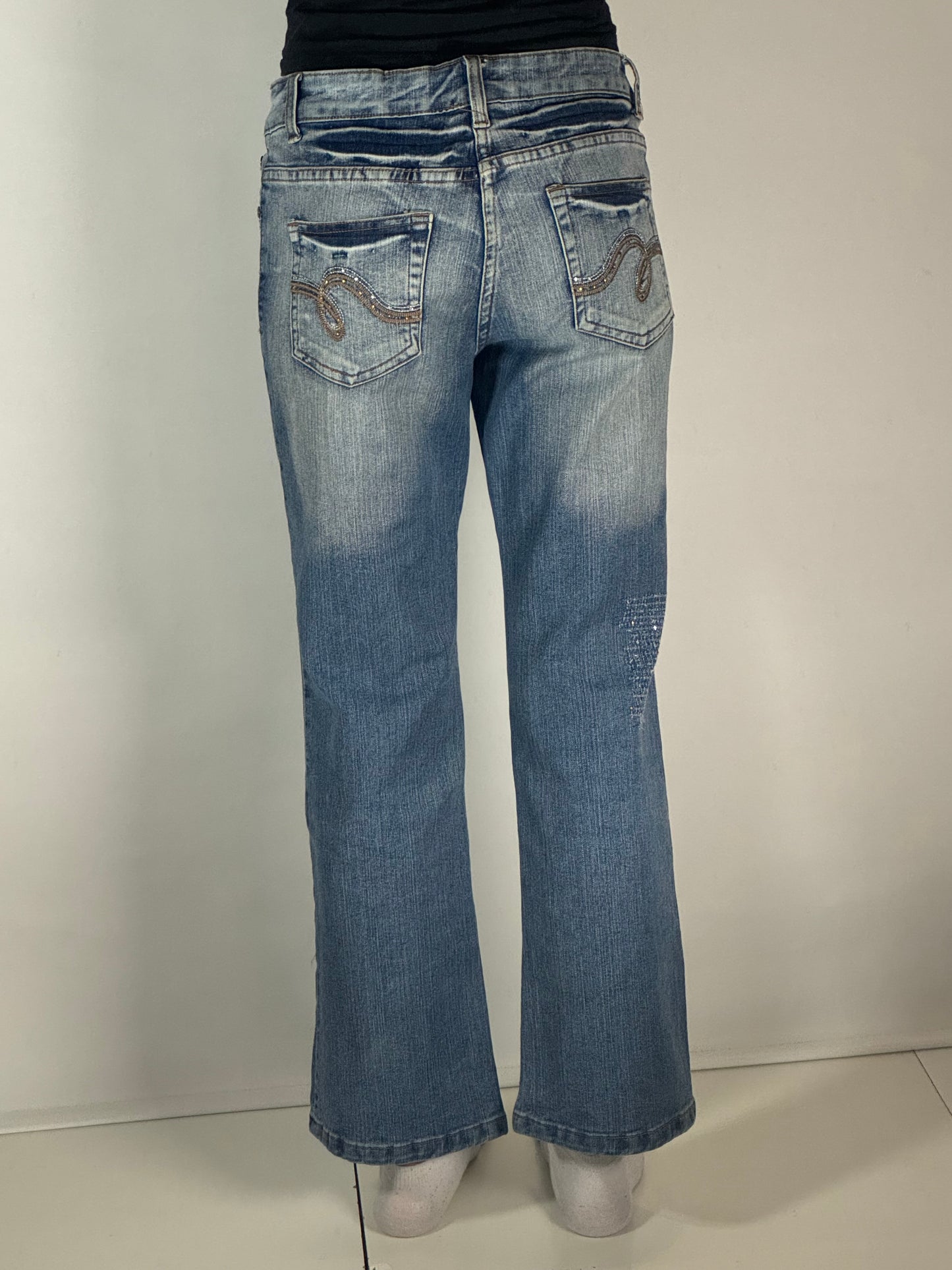 Utsvängda jeans stl: S