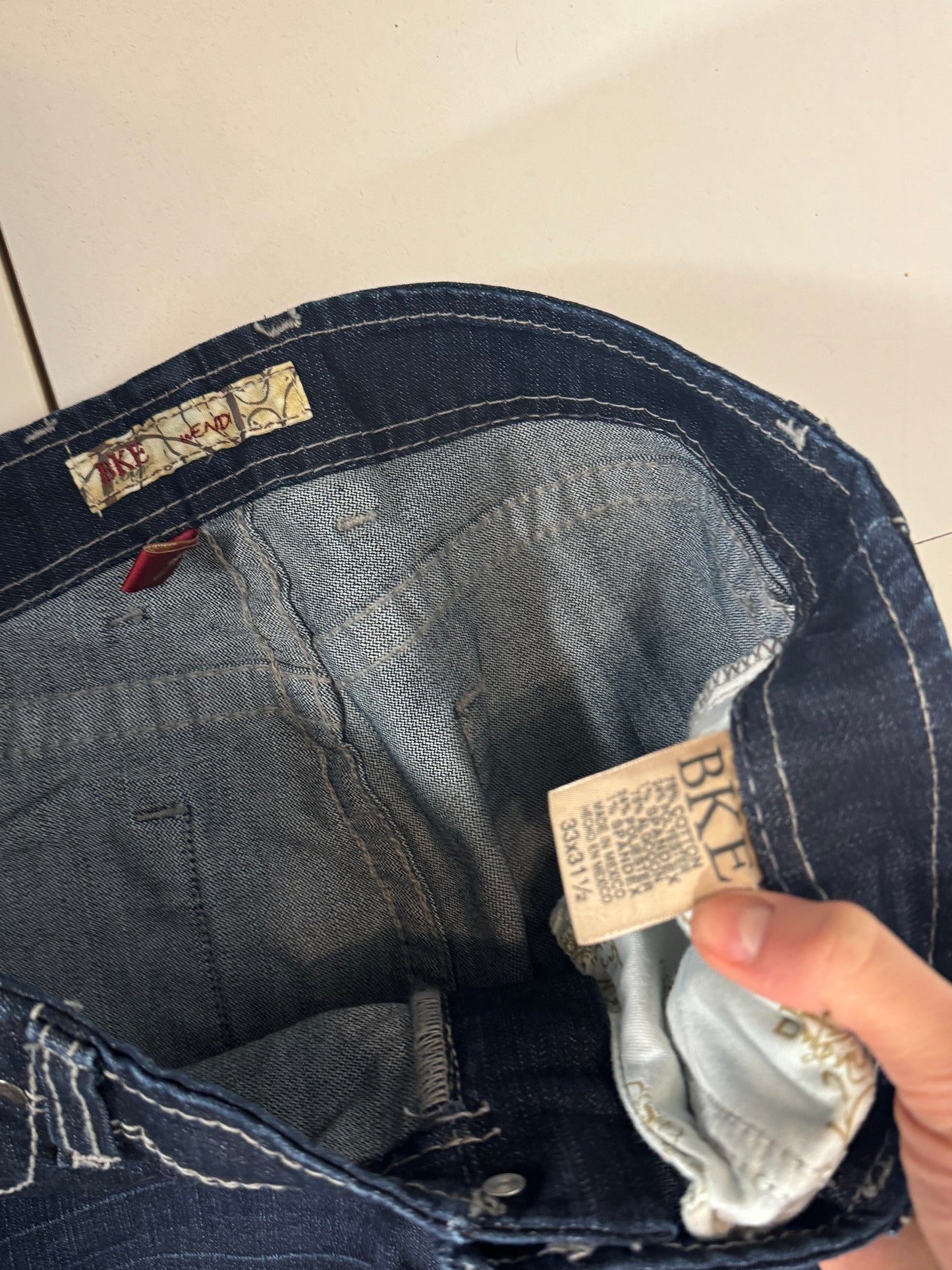 Utsvängda jeans stl: L