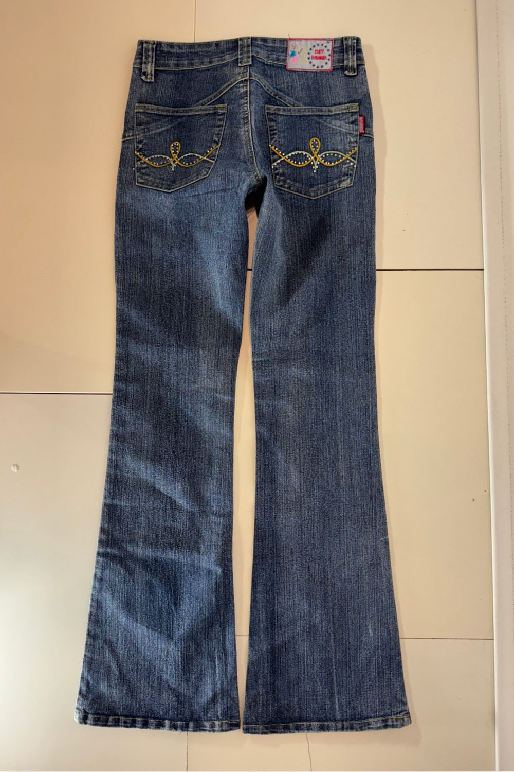 Utsvängda jeans stl: XS