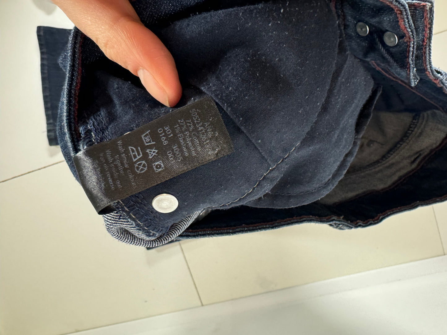 Utsvängda jeans stl: M