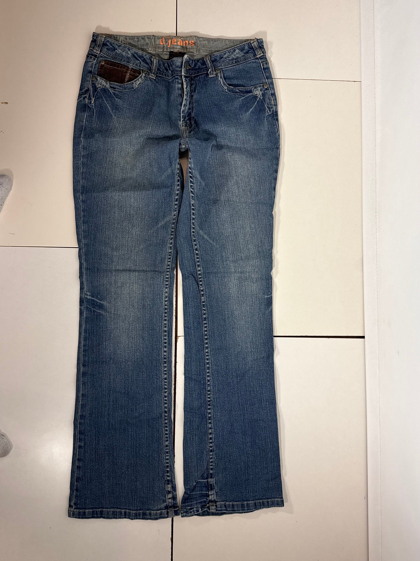 Utsvängda jeans stl: S