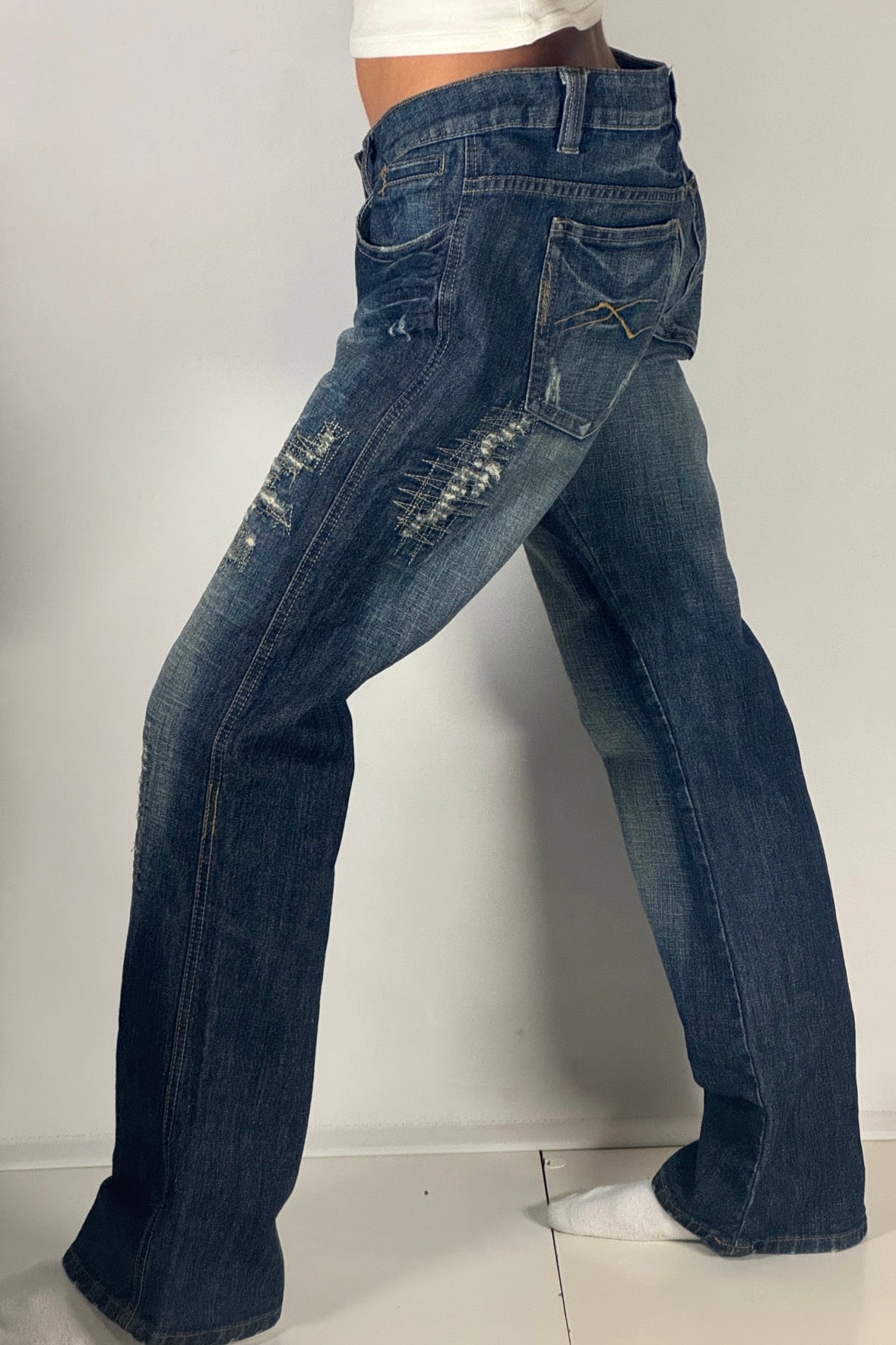 Utsvängda jeans stl: M