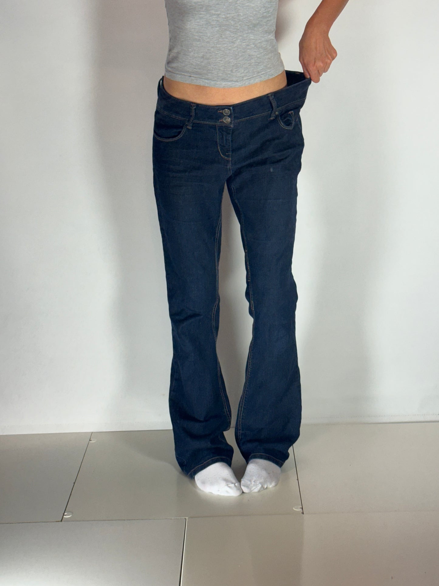Lågmidjade jeans–stl: M