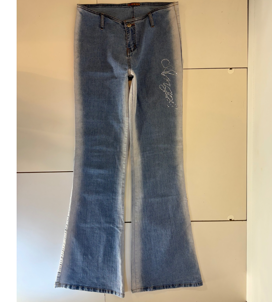 Utsvängda jeans–stl: S