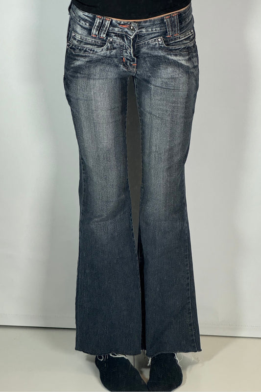 Utsvängda jeans stl: XS