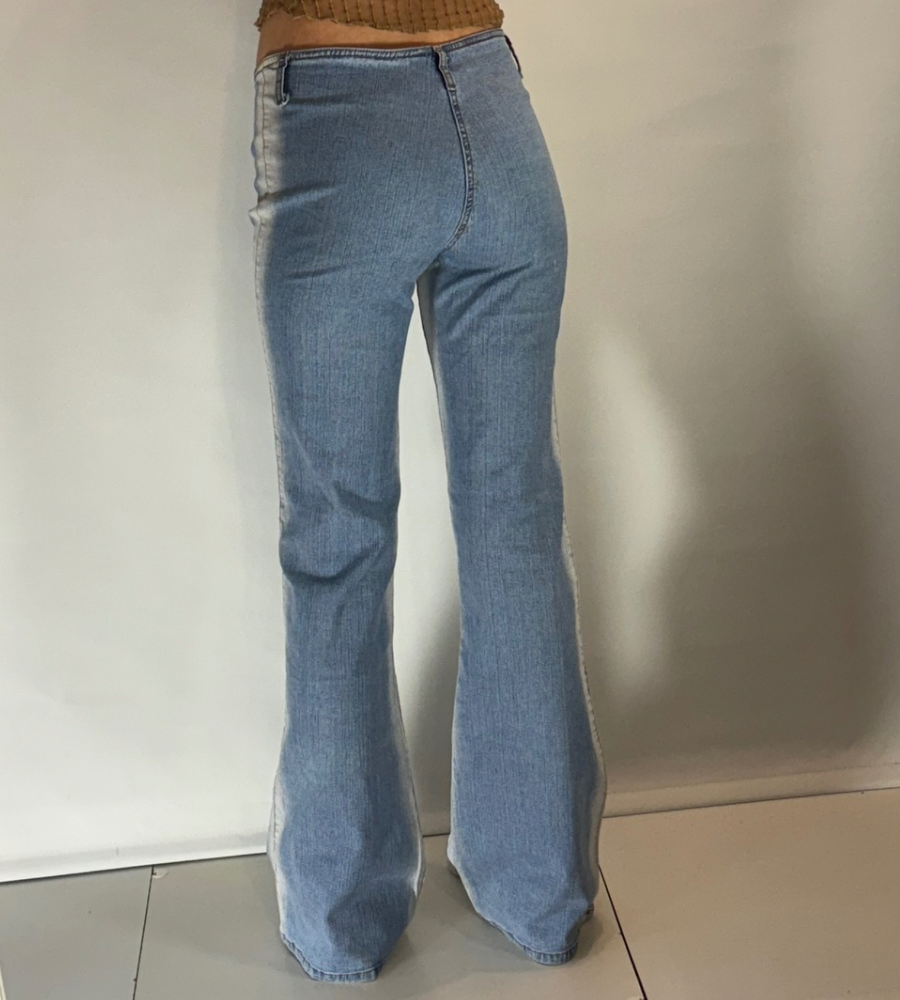 Utsvängda jeans–stl: S