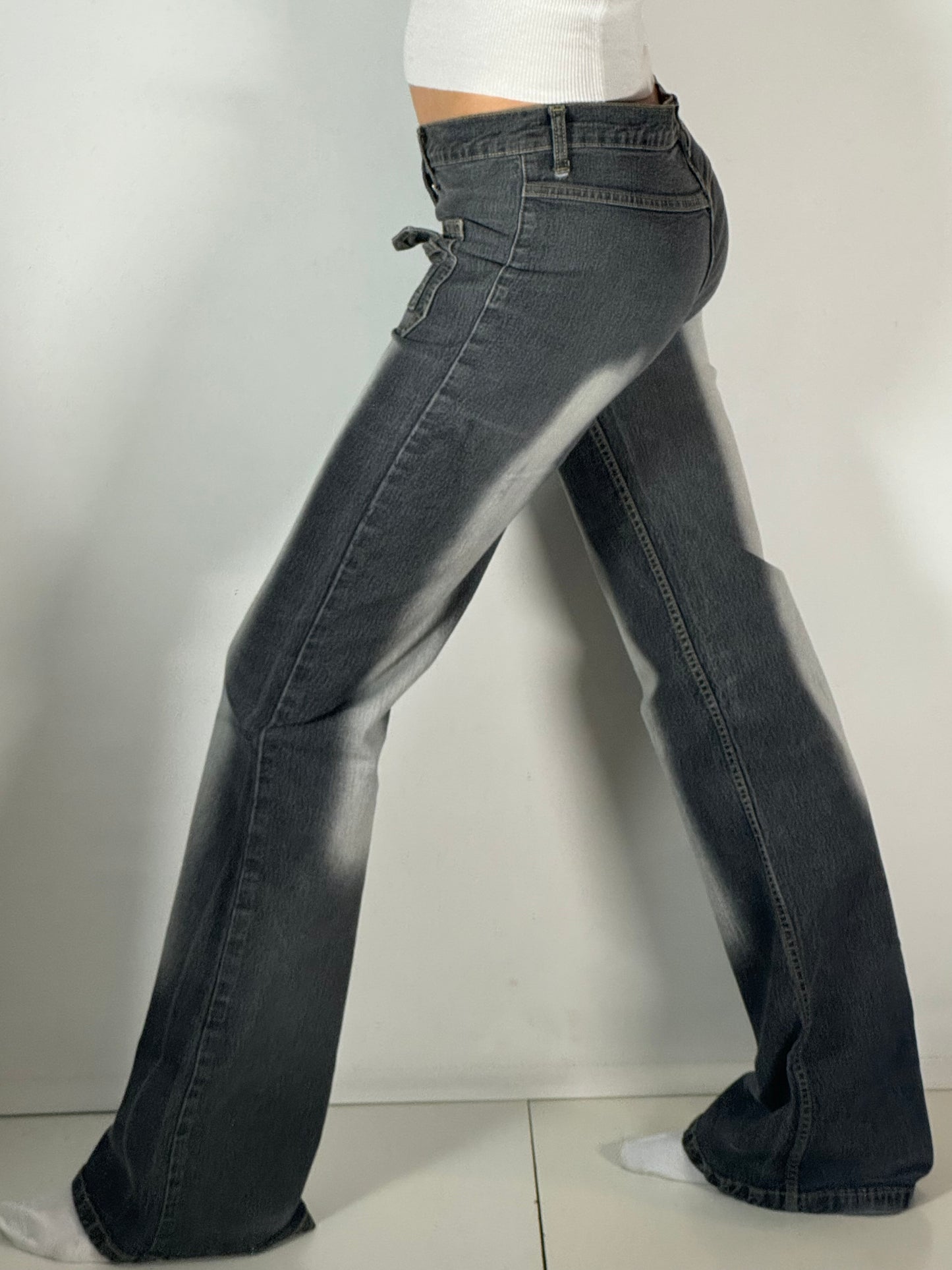 Utsvängda jeans stl: S