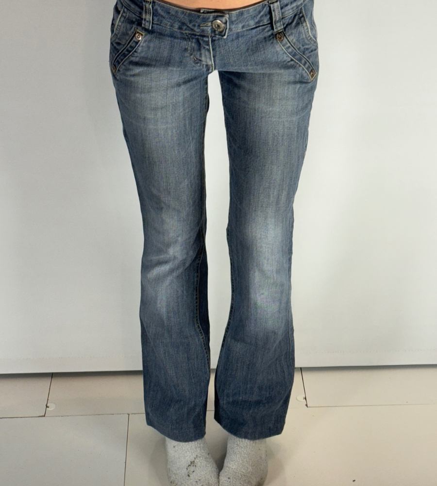 Lågmidjade jeans–stl: S