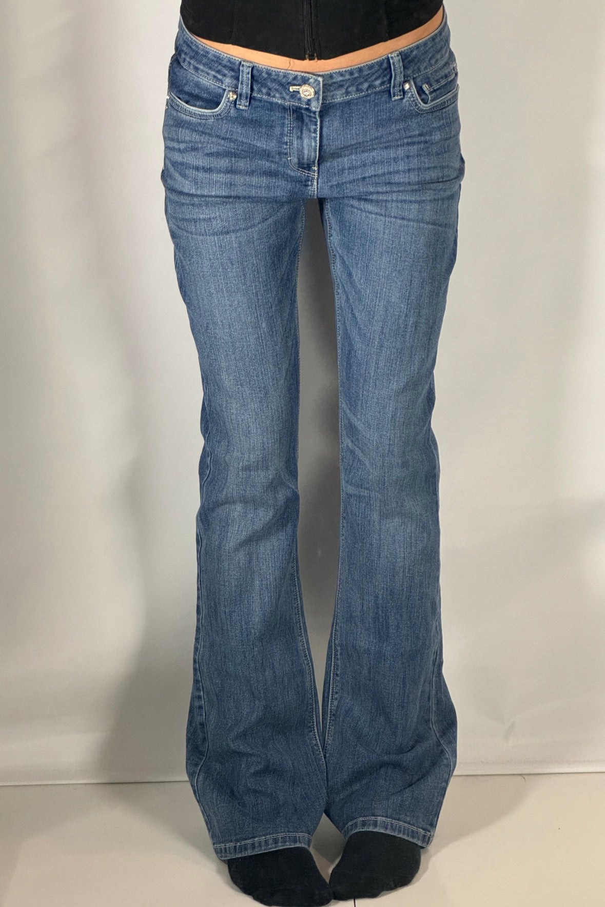 Utsvängda jeans stl: S