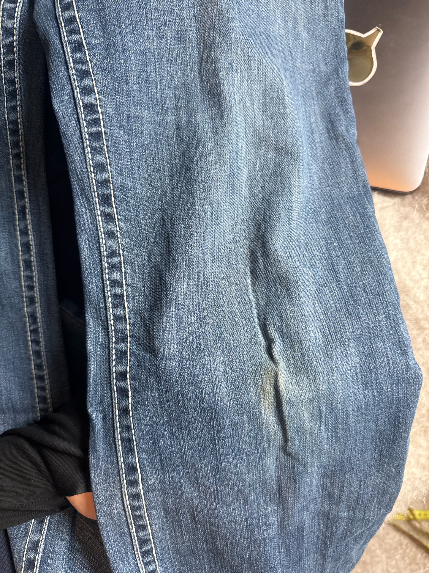 Utsvängda jeans stl: M