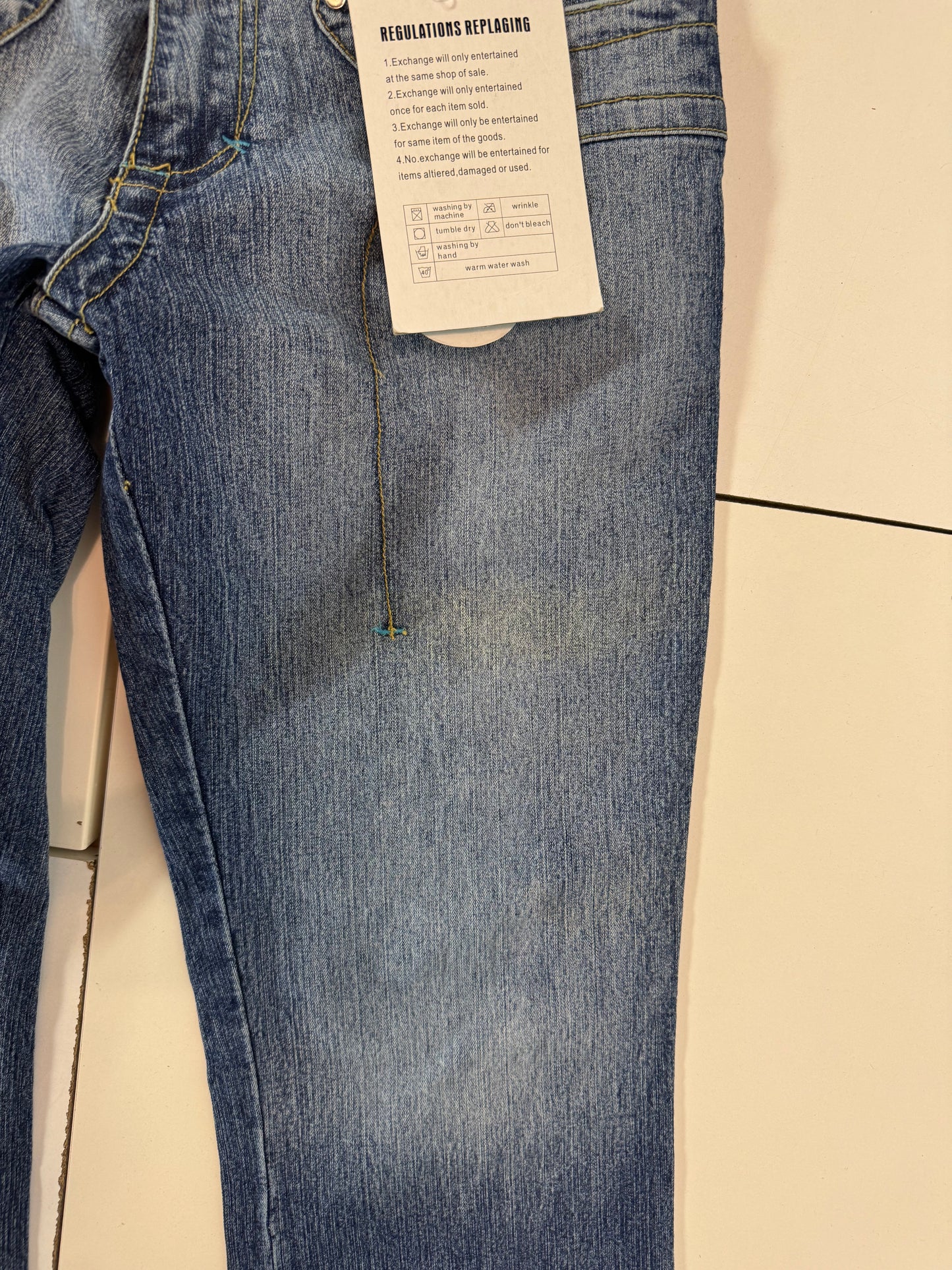 Utsvängda jeans–stl: S