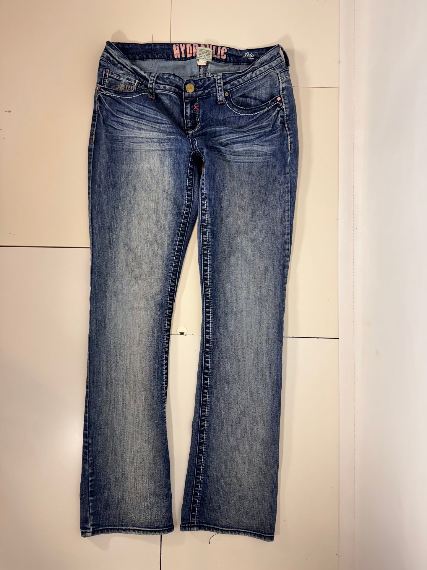 Utsvängda jeans stl: M
