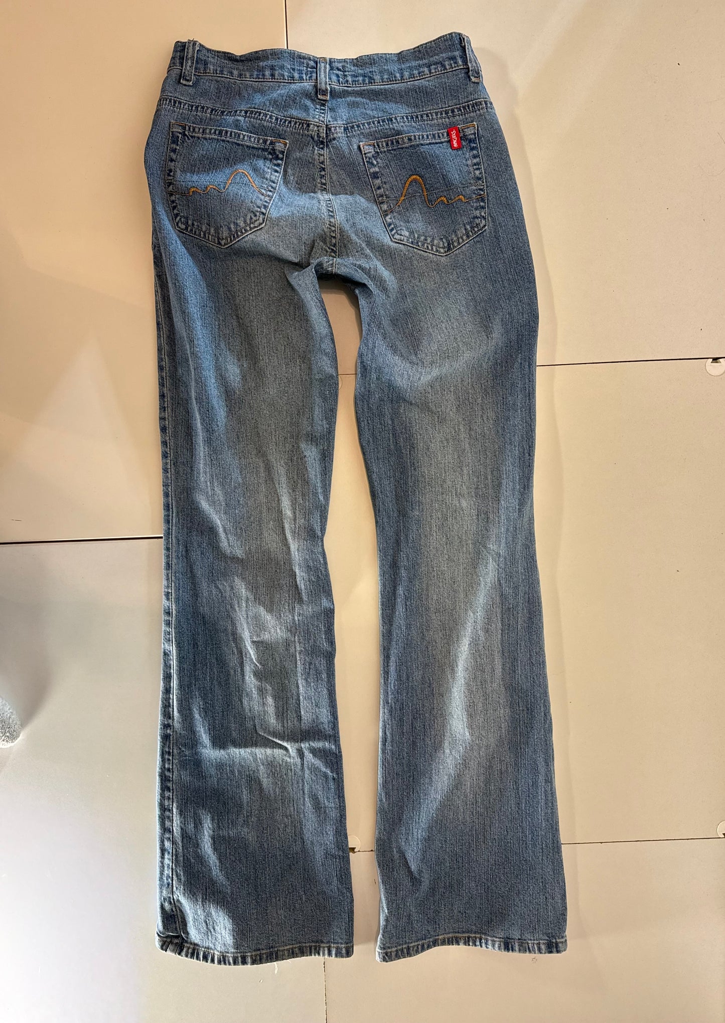 Utsvängda jeans stl: S