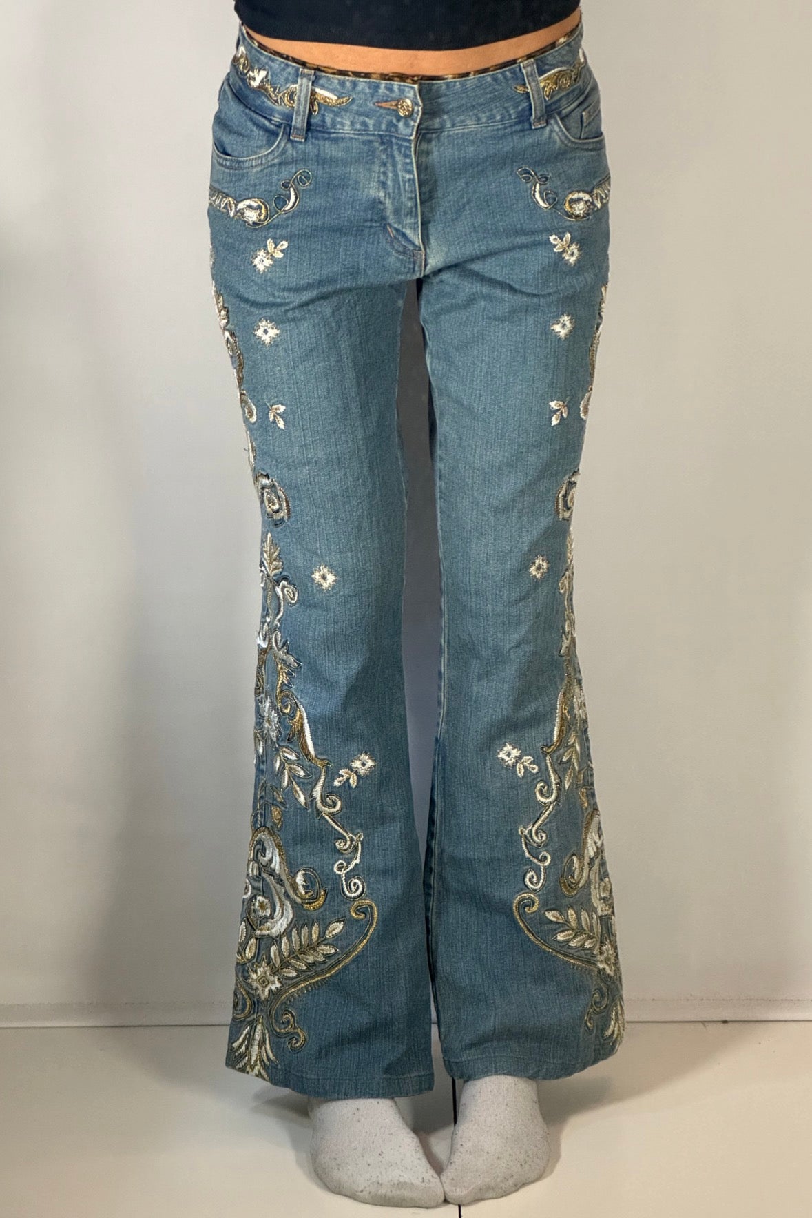 Utsvängda jeans stl: S