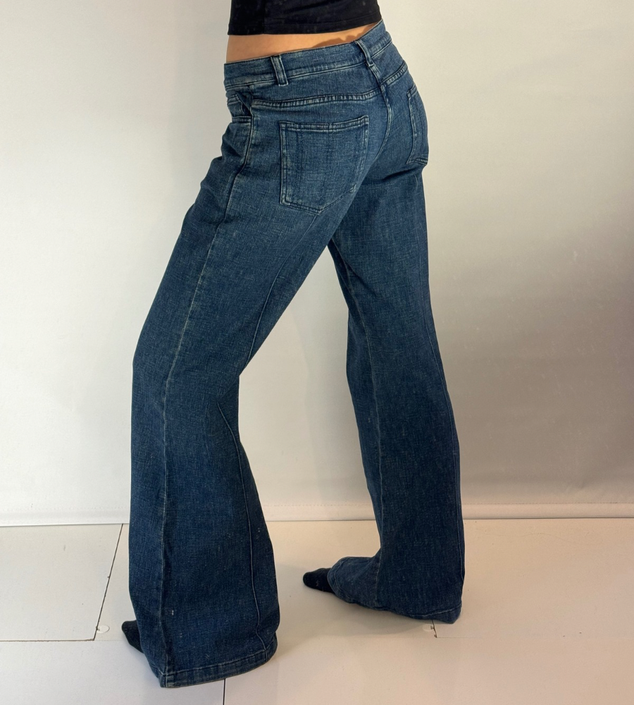 Utsvängda jeans–stl: S