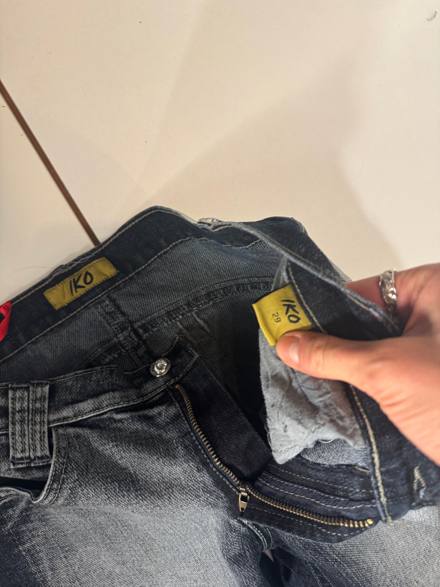 Utsvängda jeans stl: S