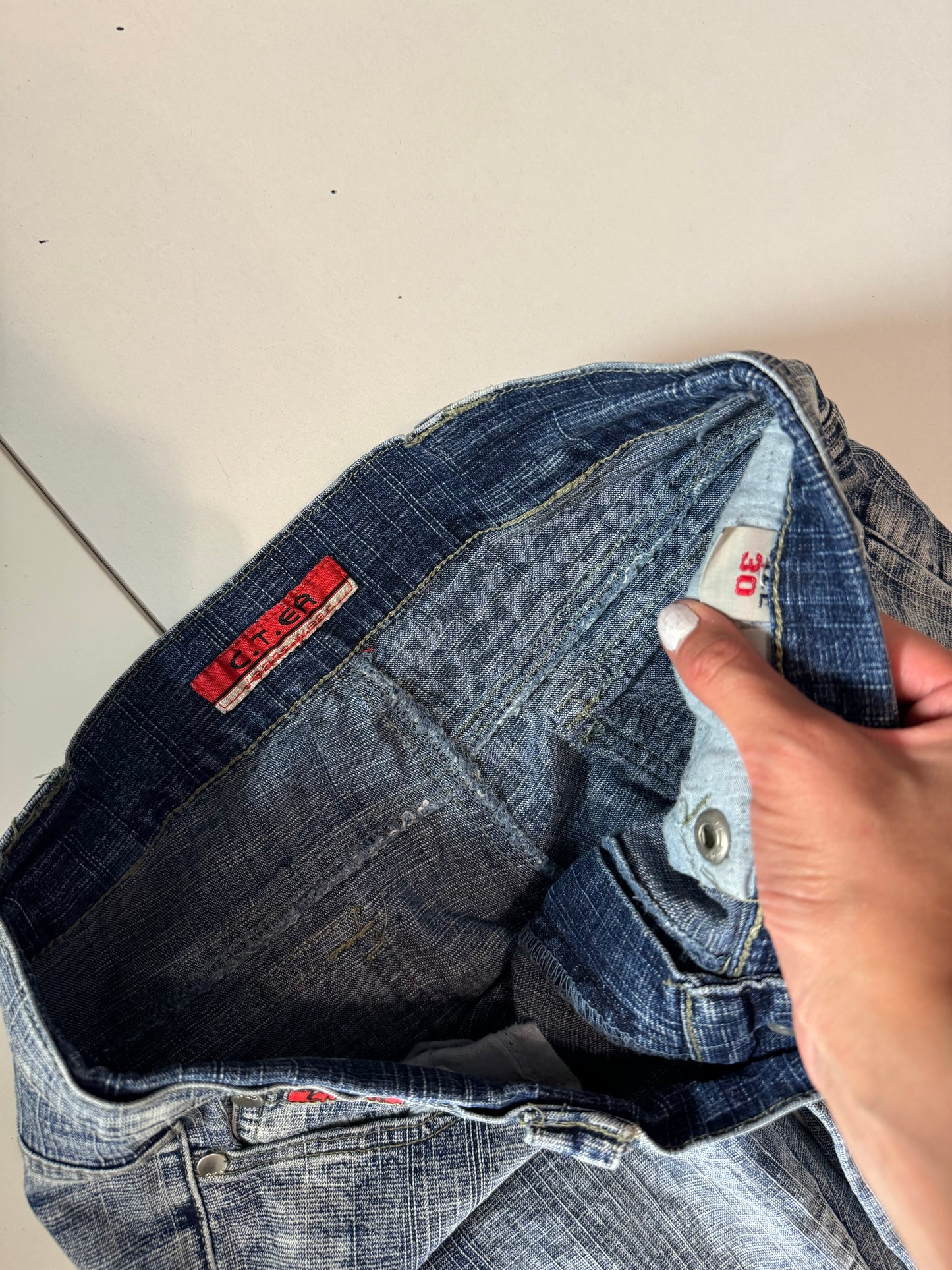 Utsvängda jeans–stl: S