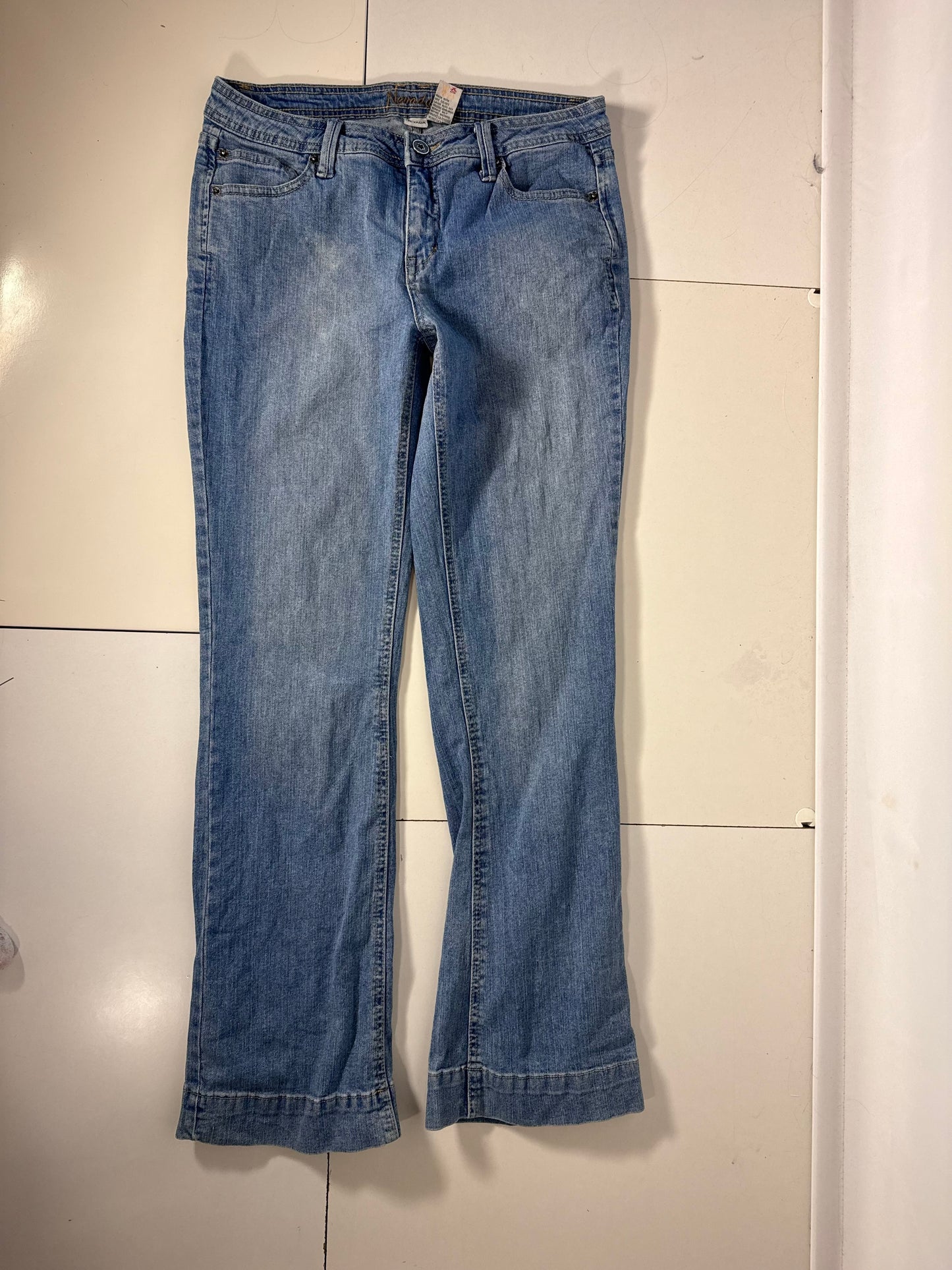 Utsvängda jeans stl: M