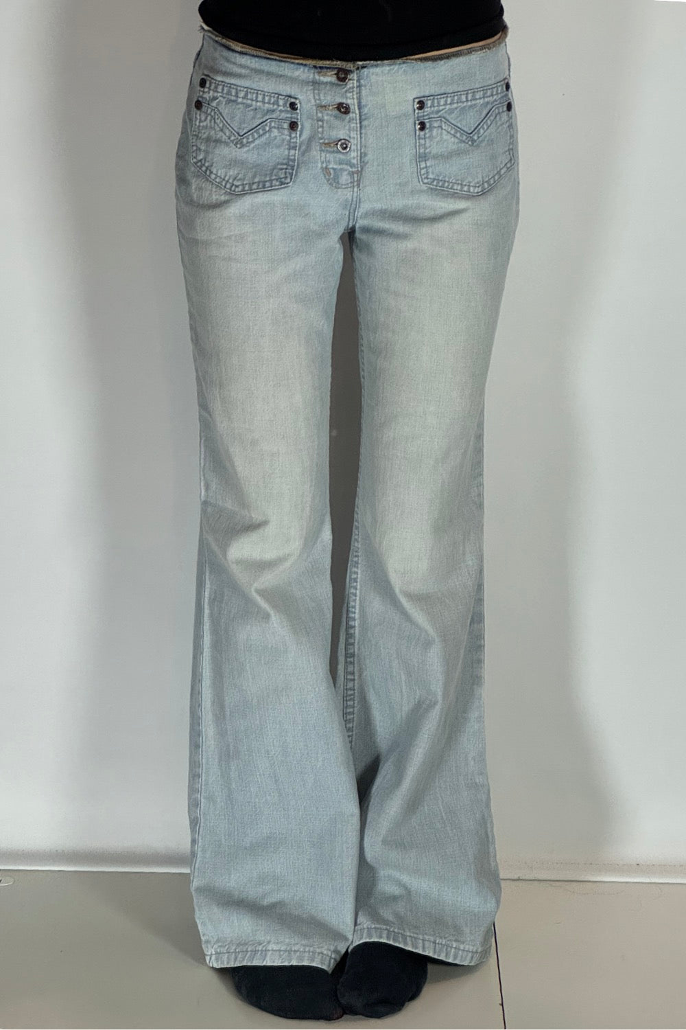 Utsvängda jeans stl: S