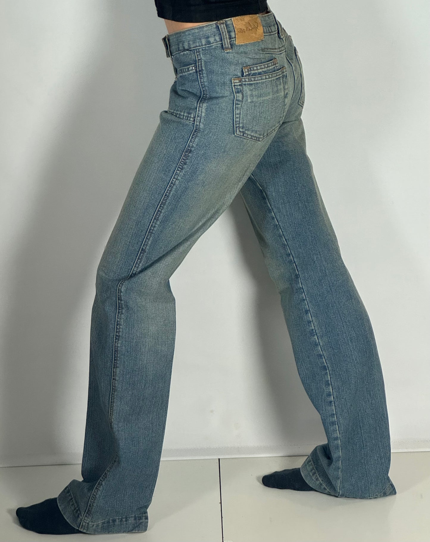 Utsvängda jeans stl: S