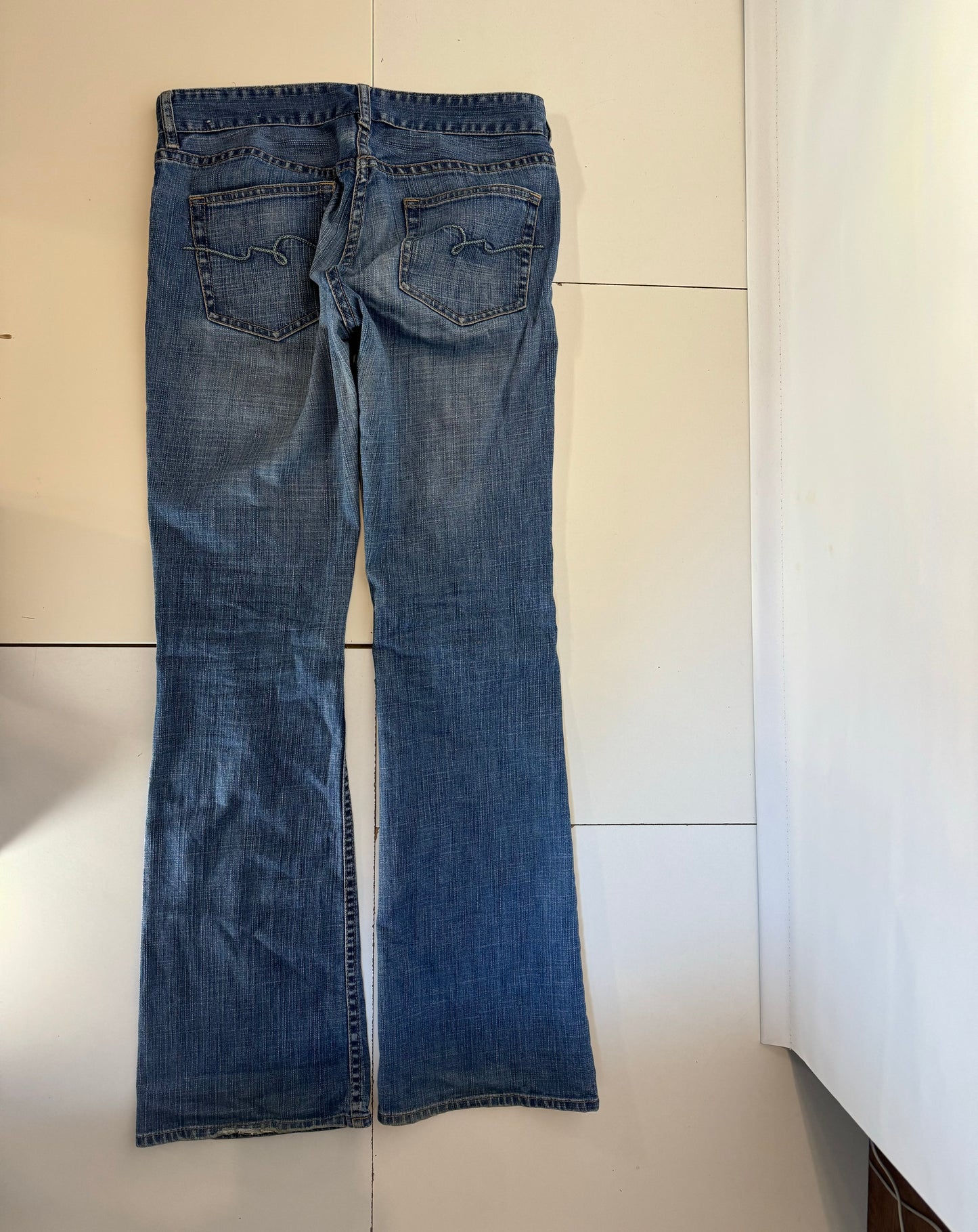 Lågmidjade jeans–stl: M