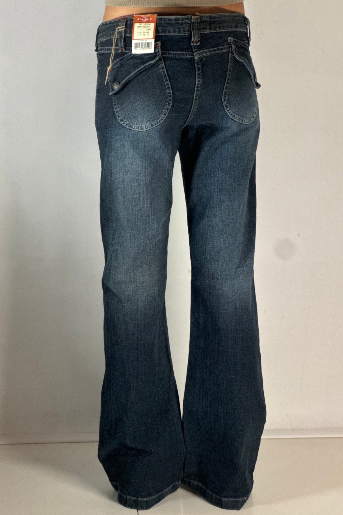Utsvängda jeans stl: S