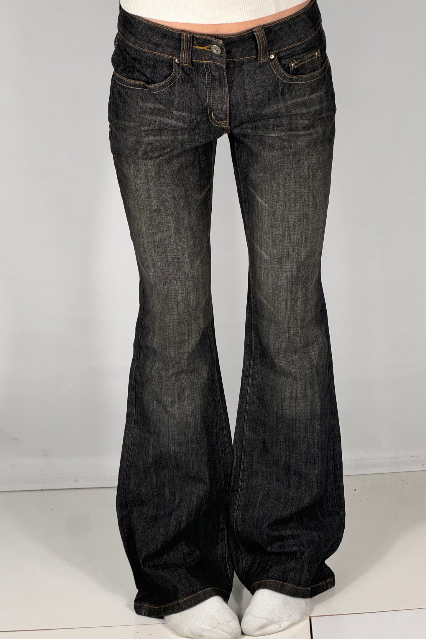 Utsvingte jeans str: XS