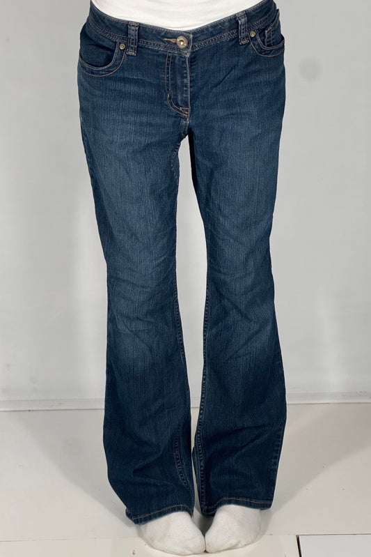 Utsvingte jeans str: M