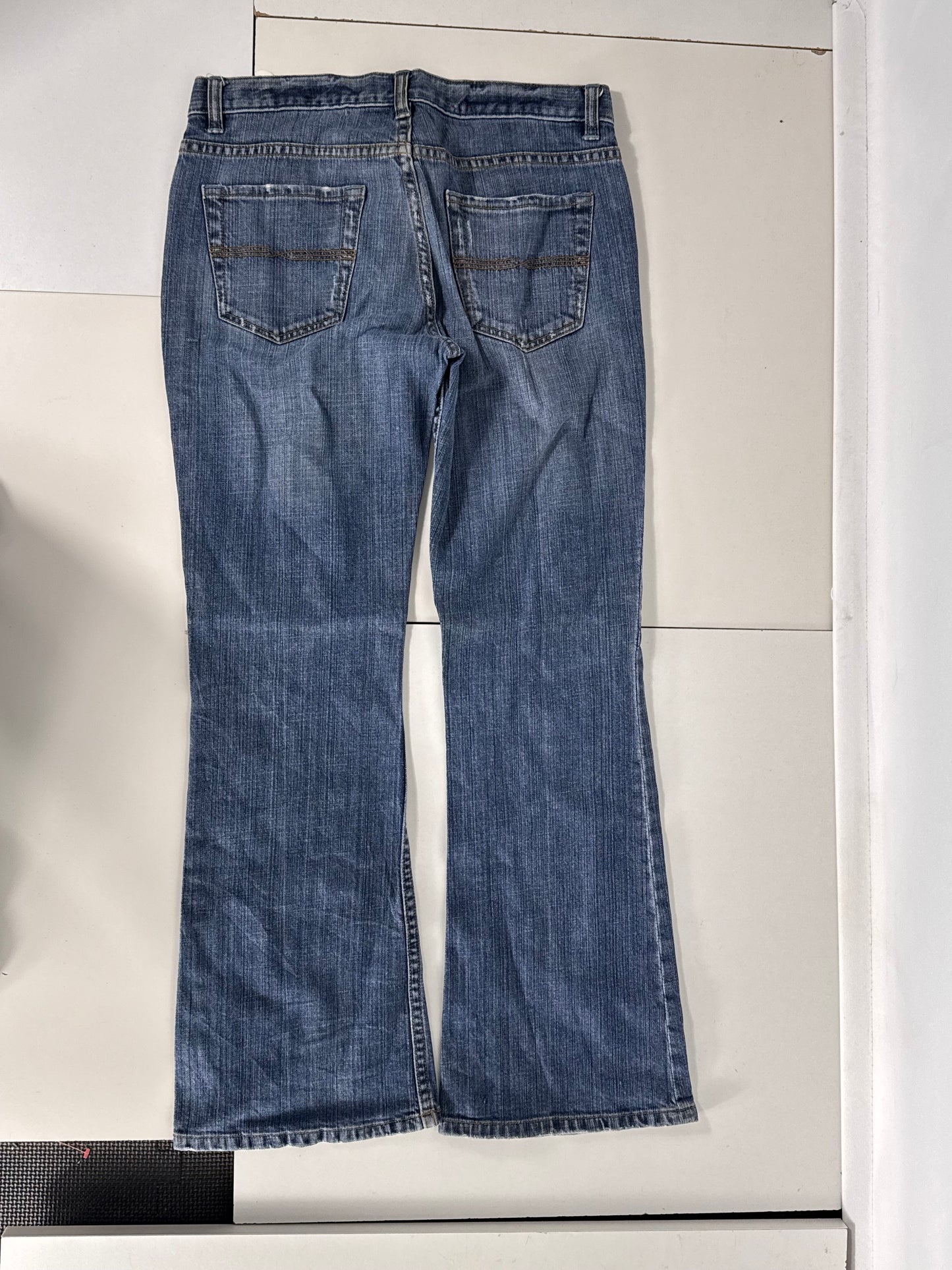 Utsvängda jeans stl: S