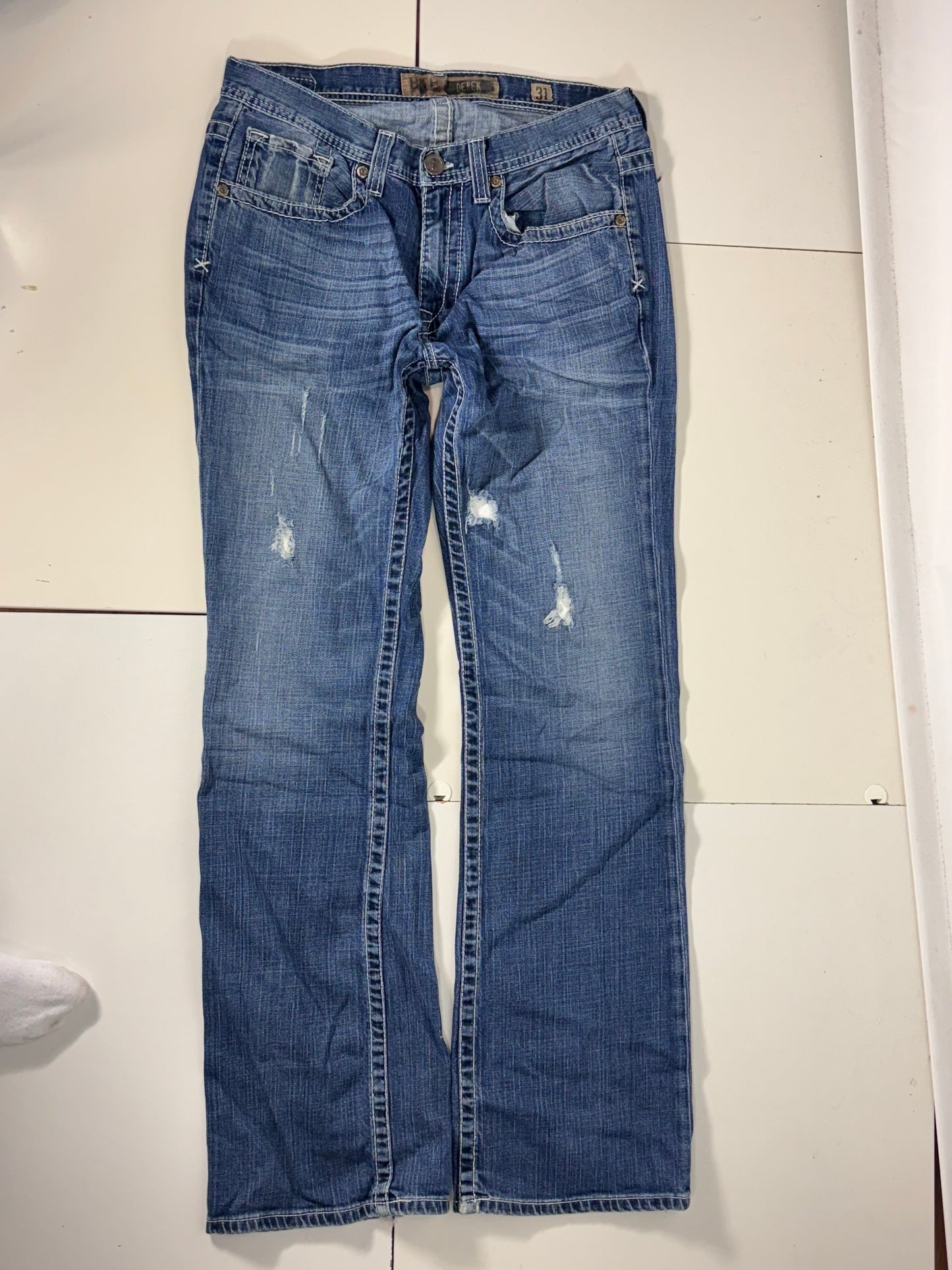 Utsvängda jeans stl: M