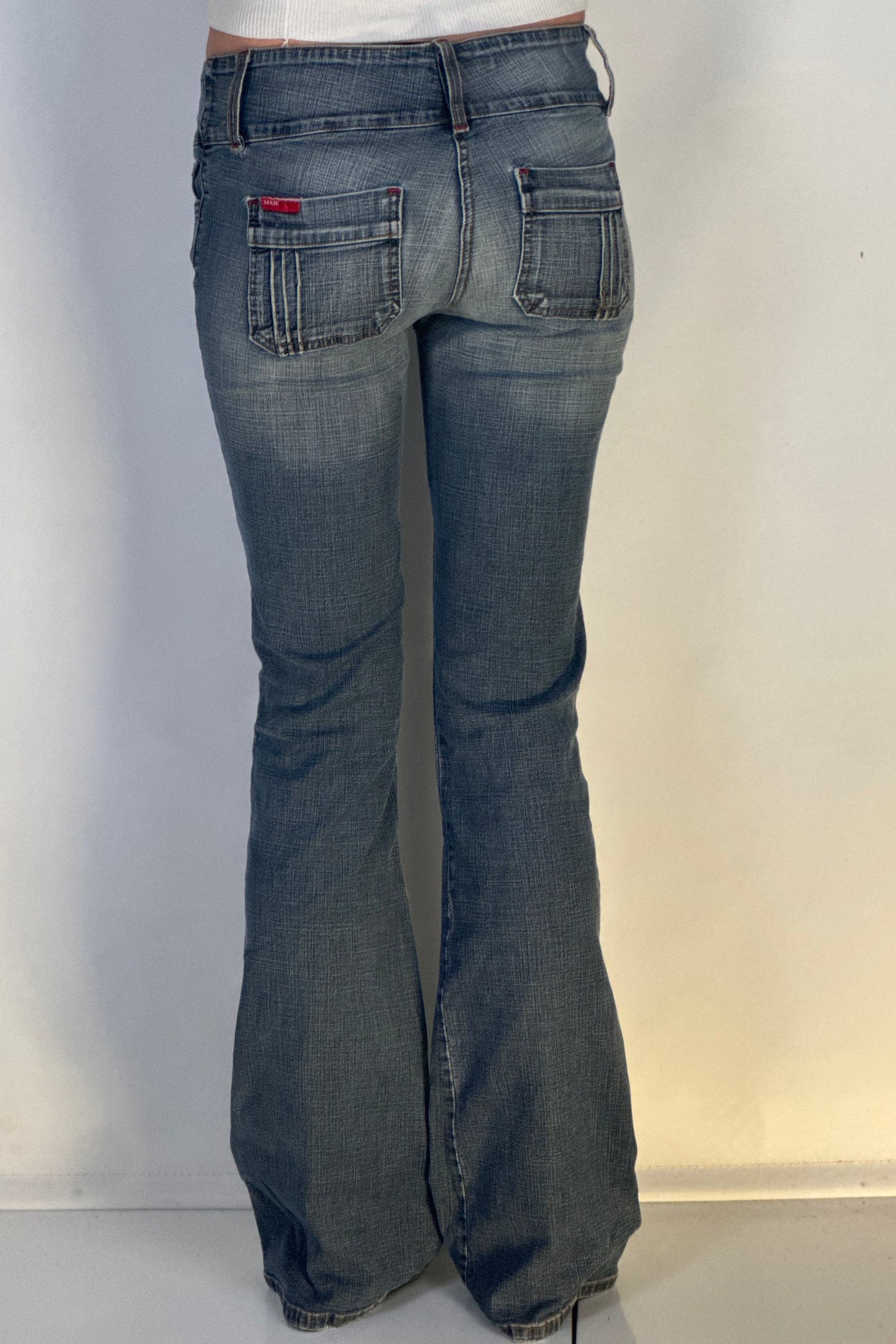 Utsvängda jeans stl: XS